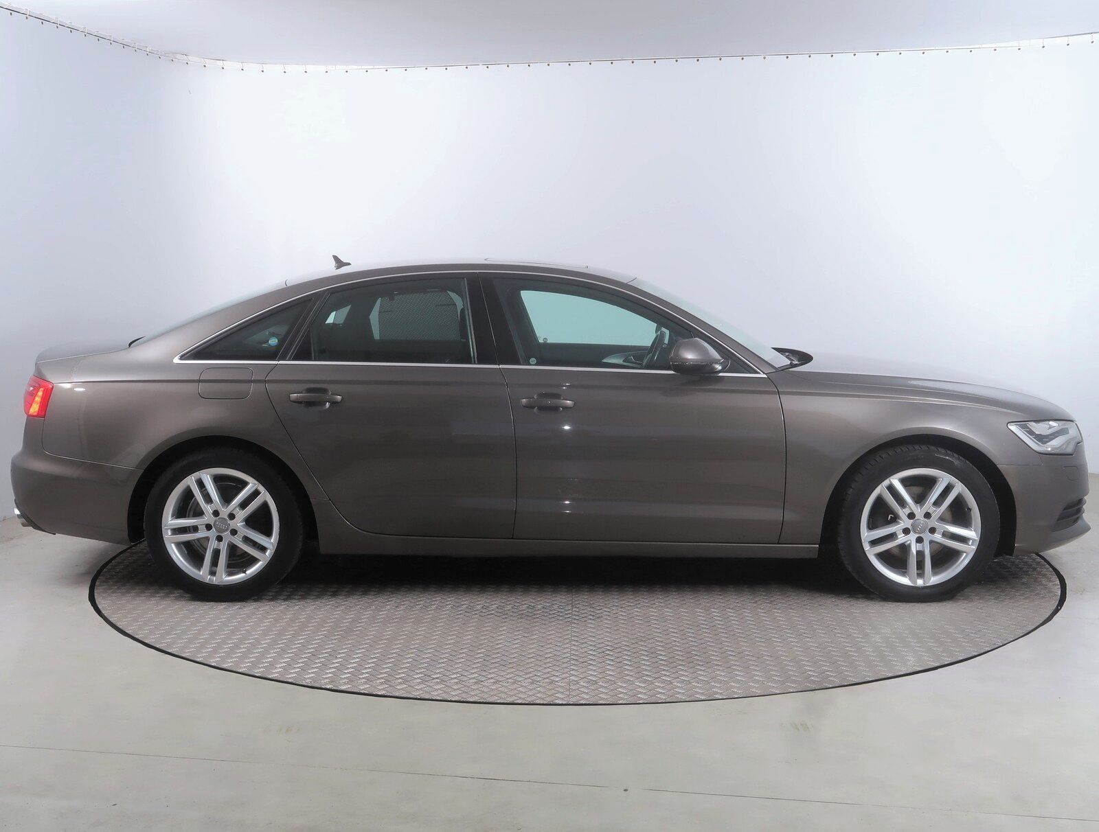 Audi A6, 3.0 TDI, Basis, 4X4, Automat - fotka 6