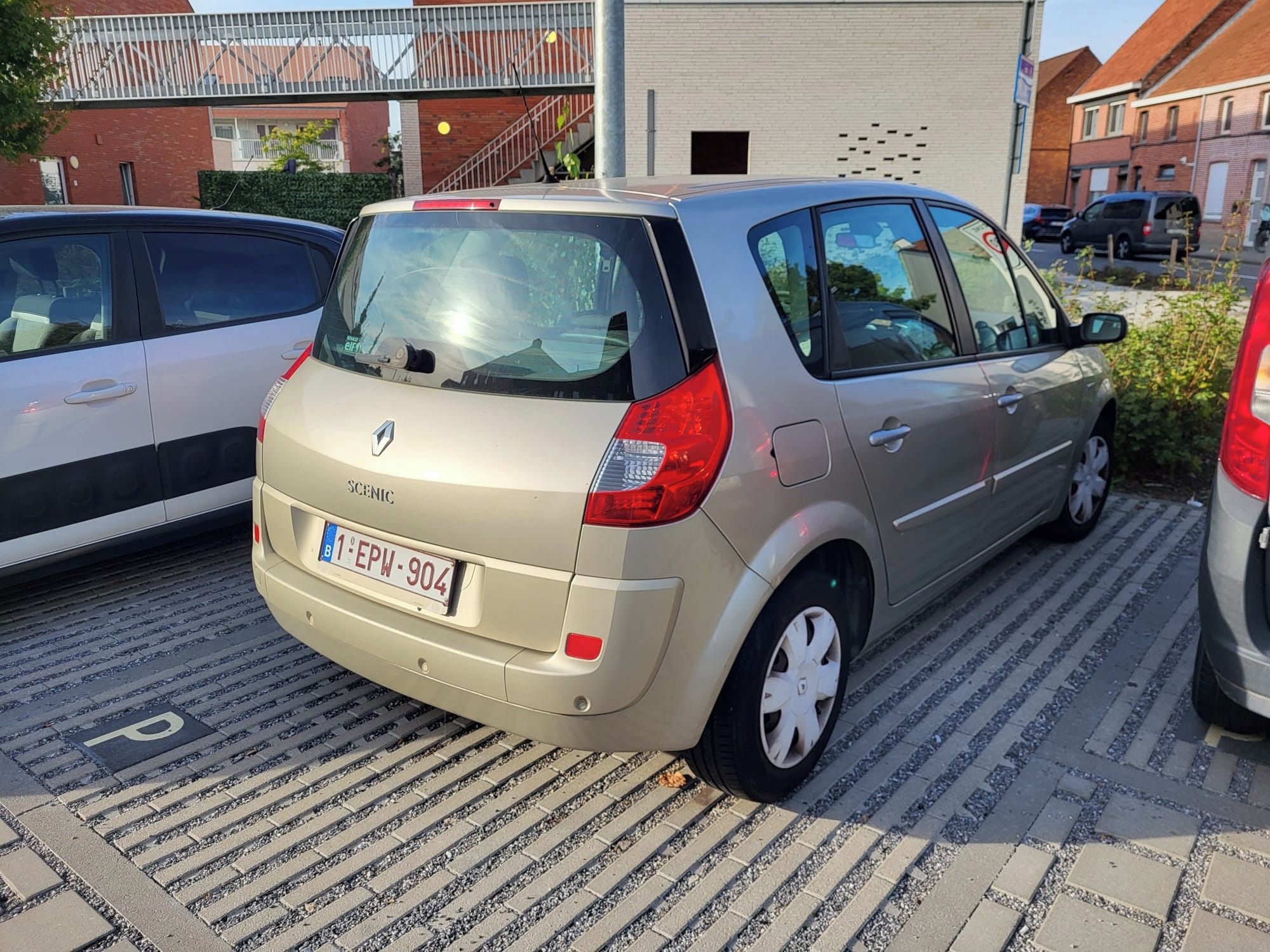 Renault Scénic, 1.6 benzin klima 1 majitel - fotka 3