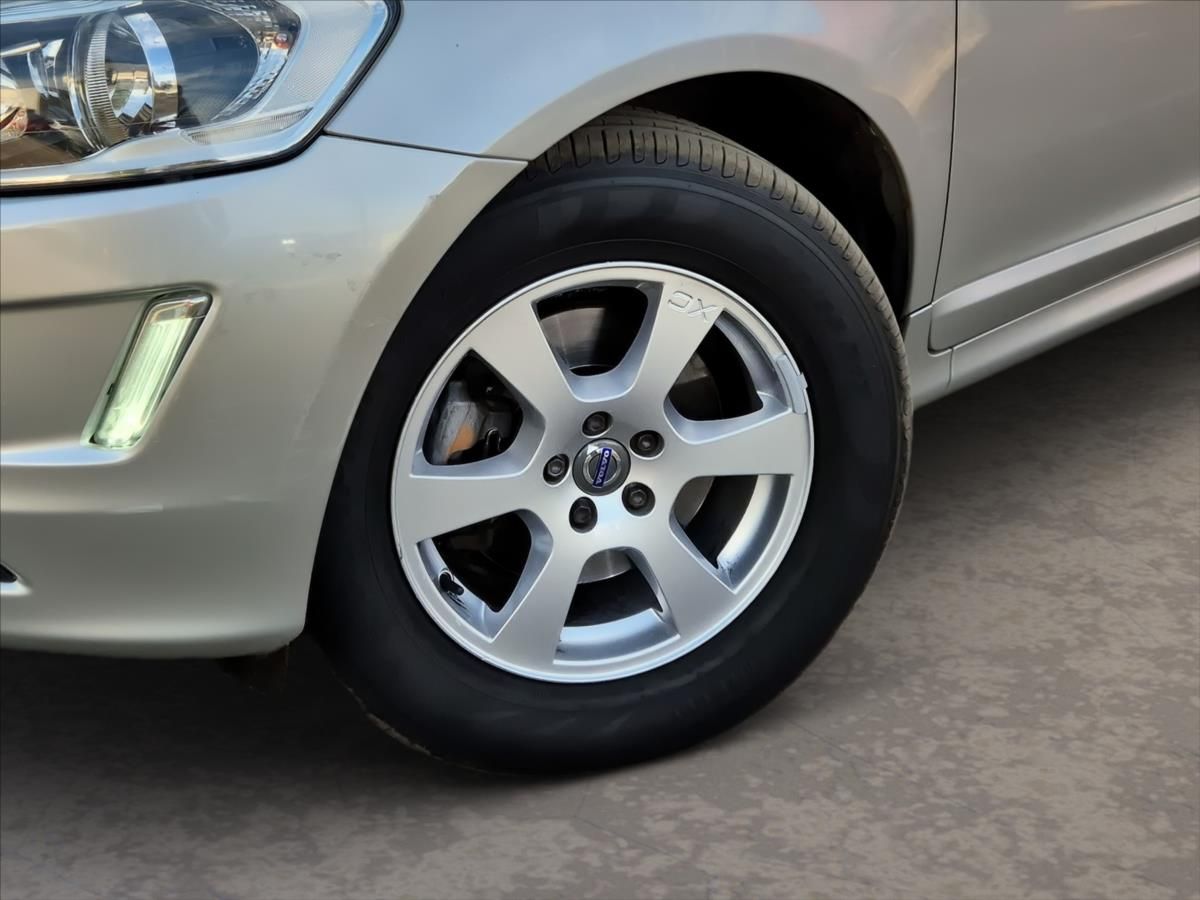 Volvo XC60, 2,0 D4 FWD - fotka 6