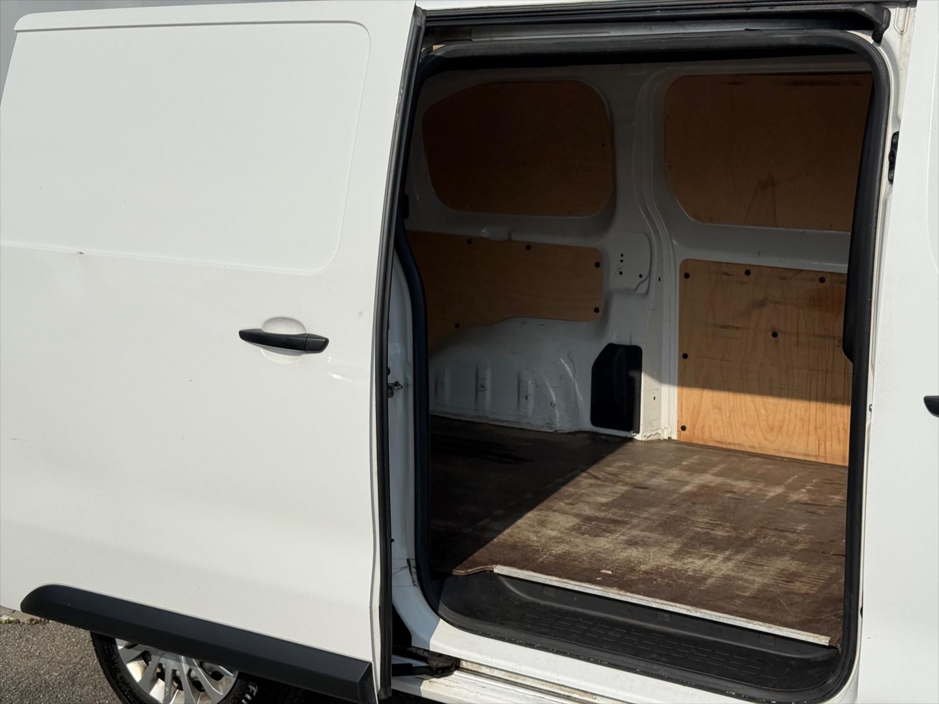 Toyota Proace, 2,2 L2H2,  Active Multimedia - fotka 6