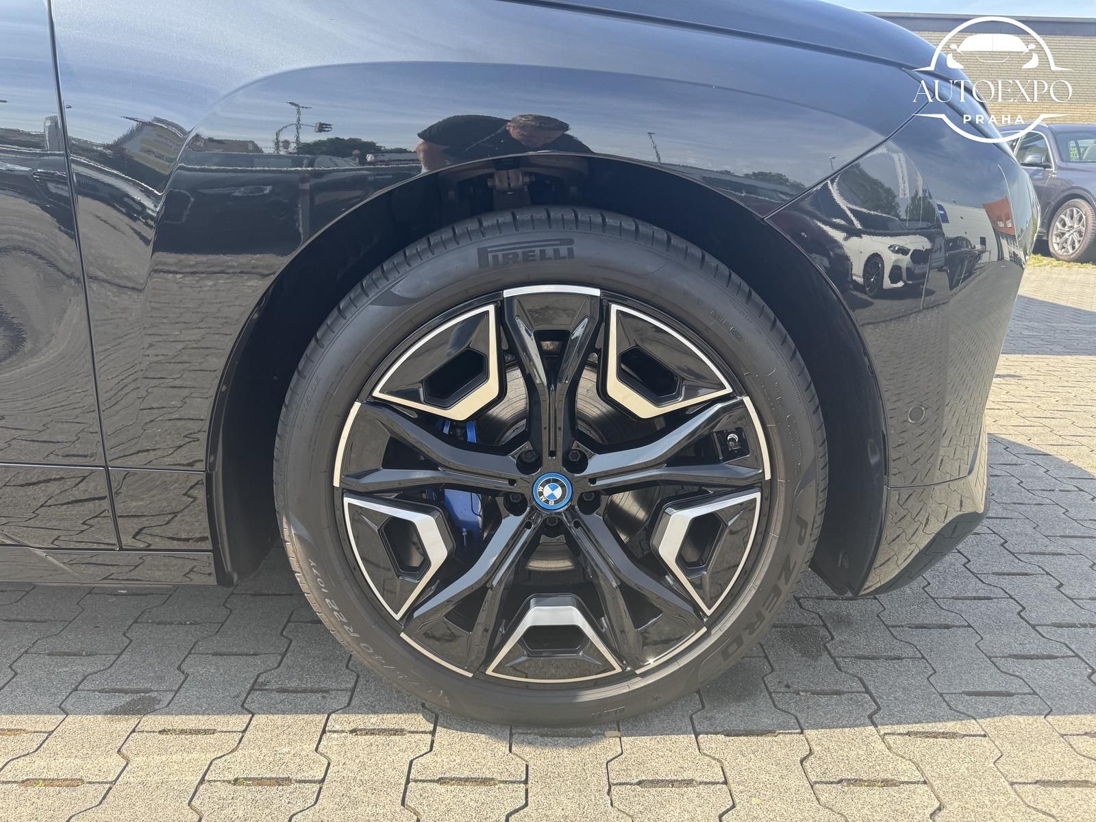 BMW iX, xDrive40 Sport* - fotka 4