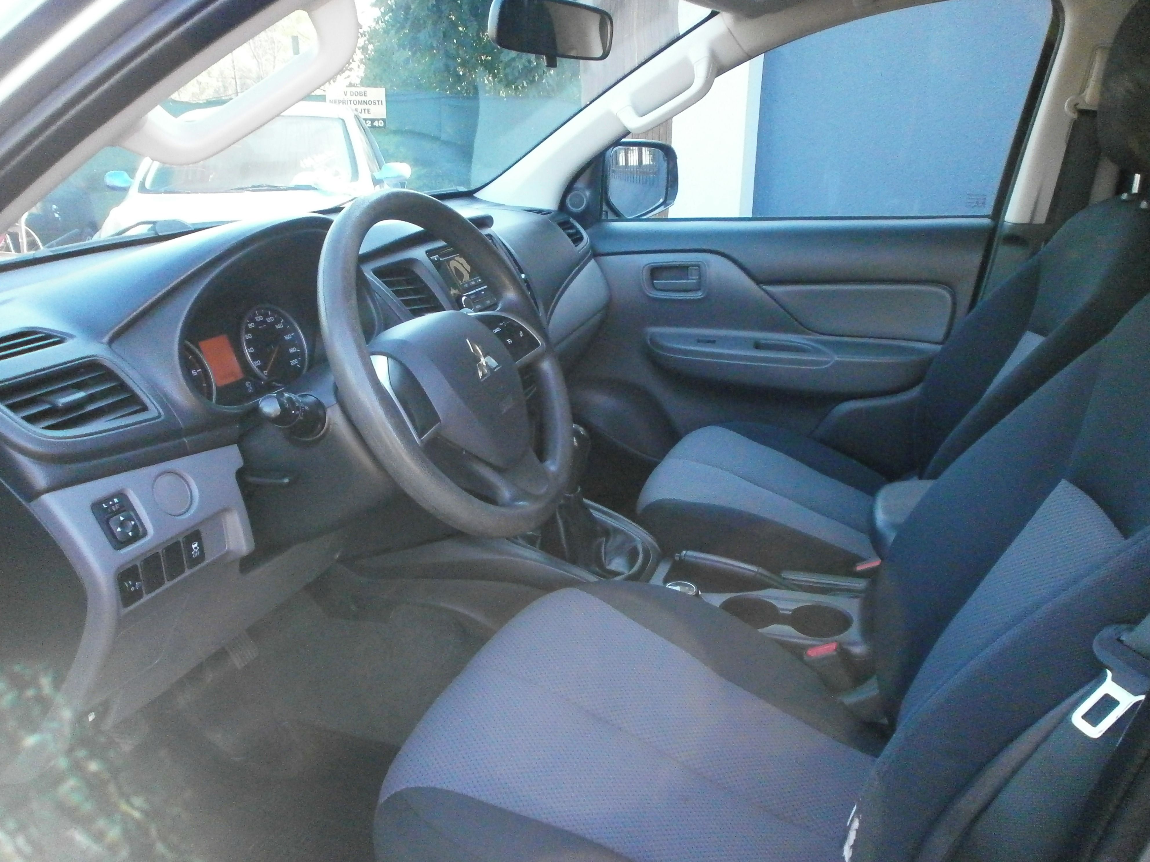 Mitsubishi L200, 2.4Di-D-113KW,KLIMA,112000KM! - fotka 6