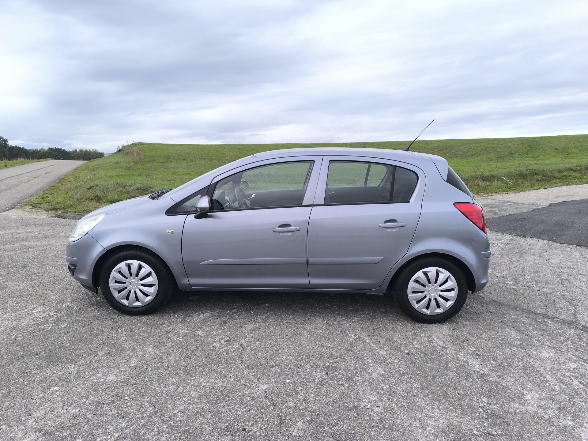 Opel Corsa, 1.4 1.MAJITEL,SERVISNI KÍŽKA - fotka 4