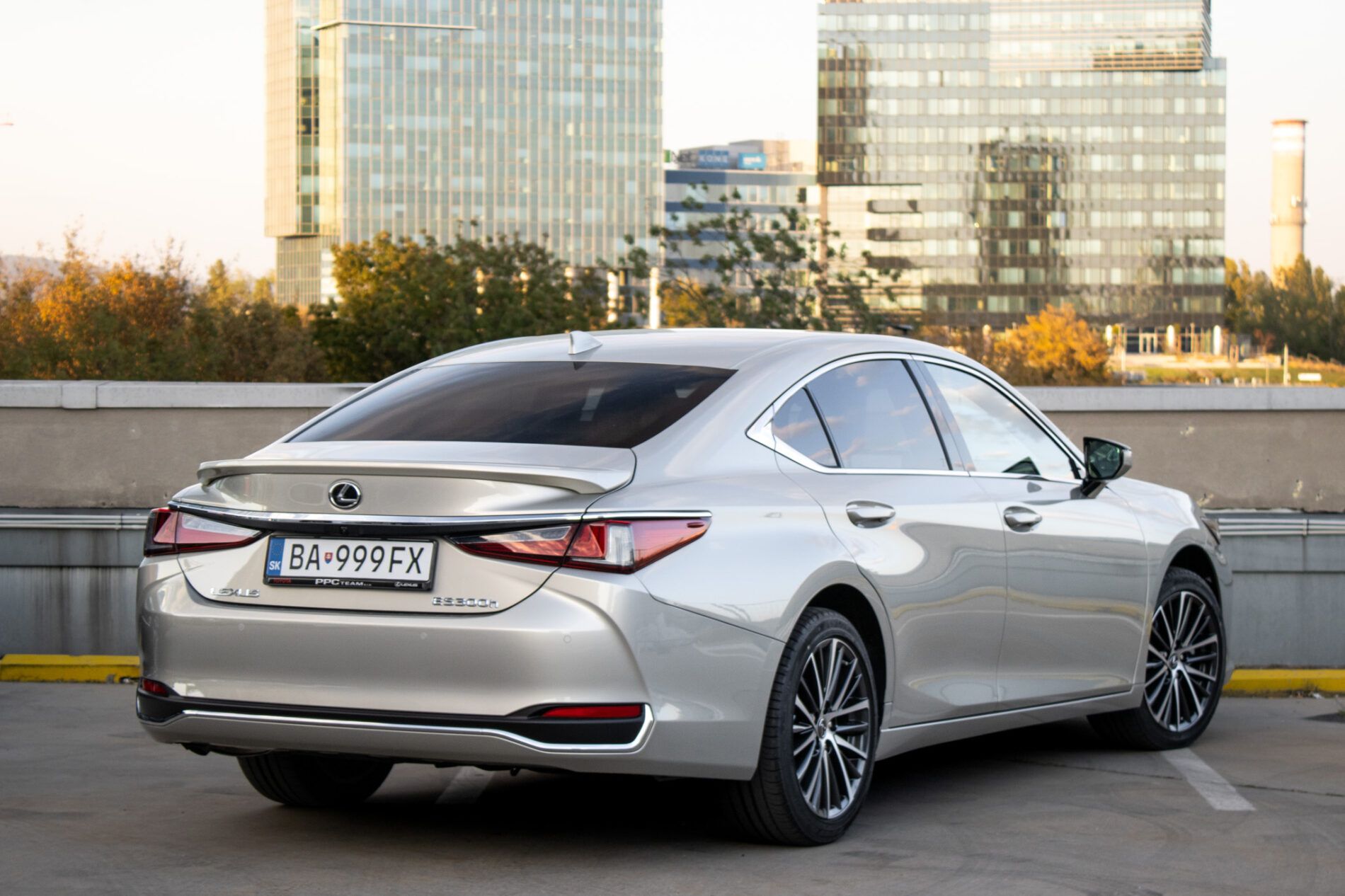 Lexus ES - fotka 6