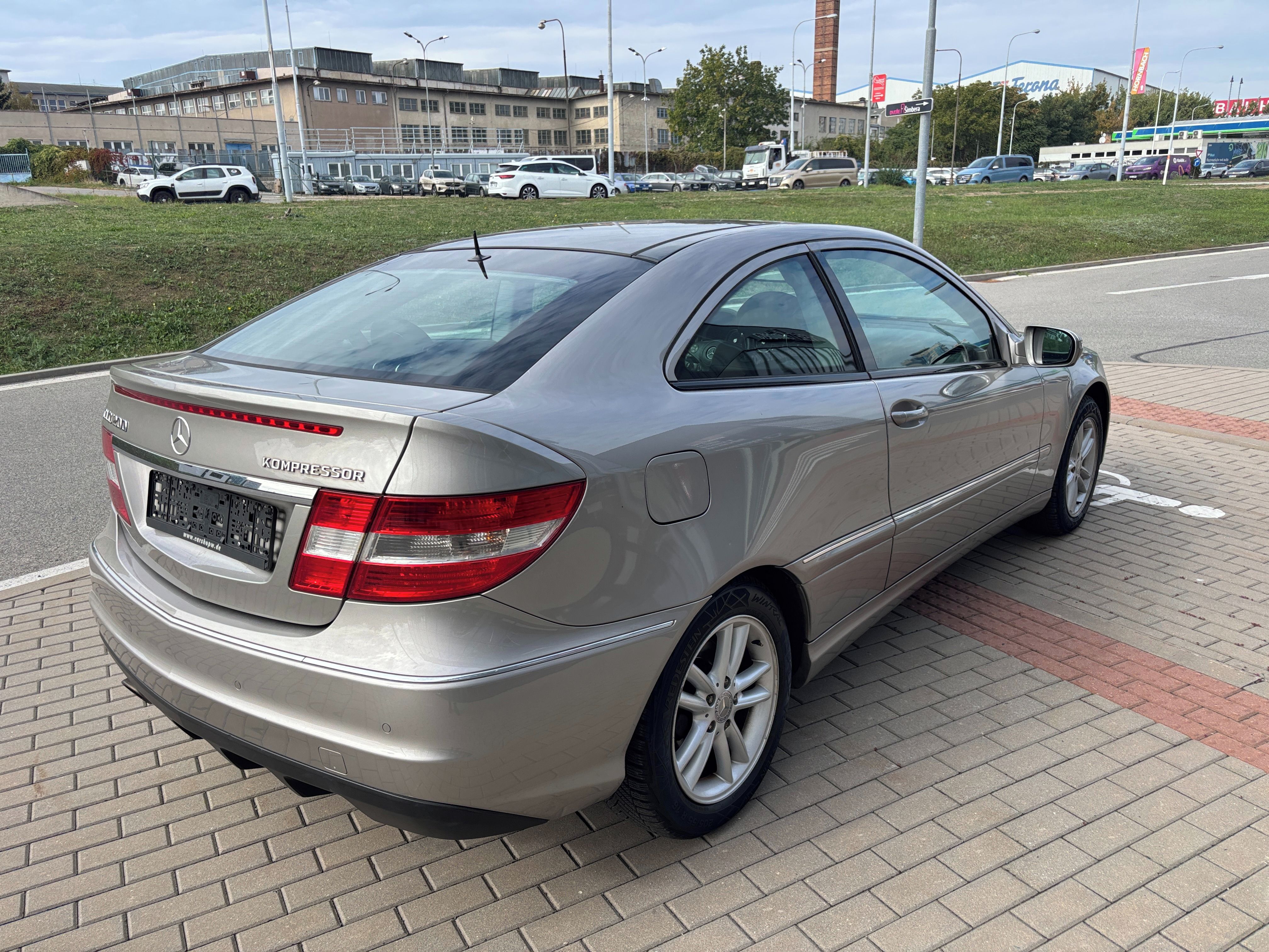 Mercedes-Benz Třídy C, CLC 200 Kompressor Panorama - fotka 5