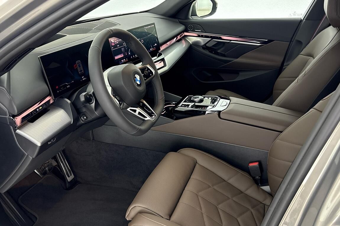 BMW Řada 5, 540d xDrive Touring - fotka 6
