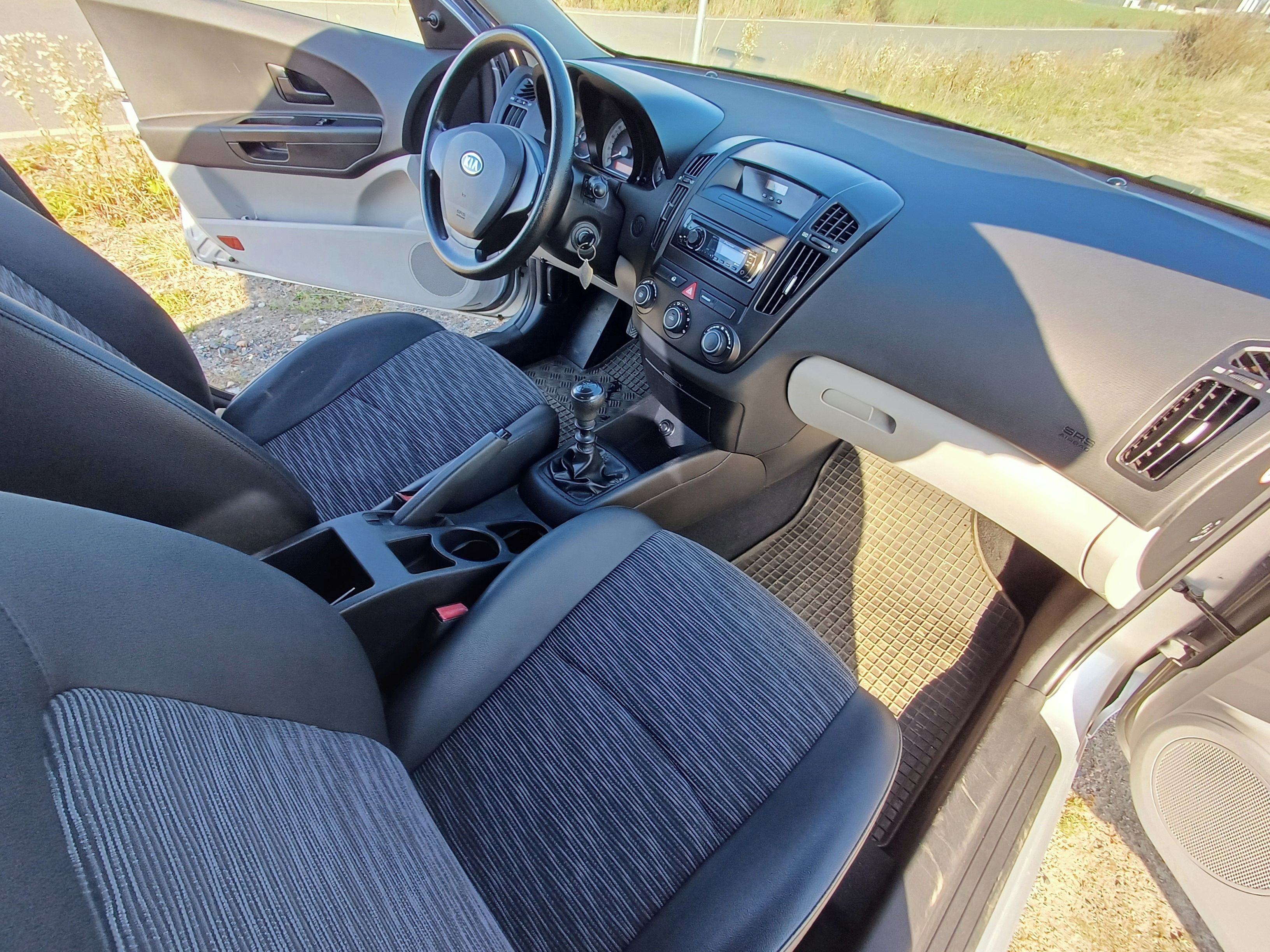 Kia Cee´d, Kia Ceed 1.4 CVVT, 80 kW, - fotka 6
