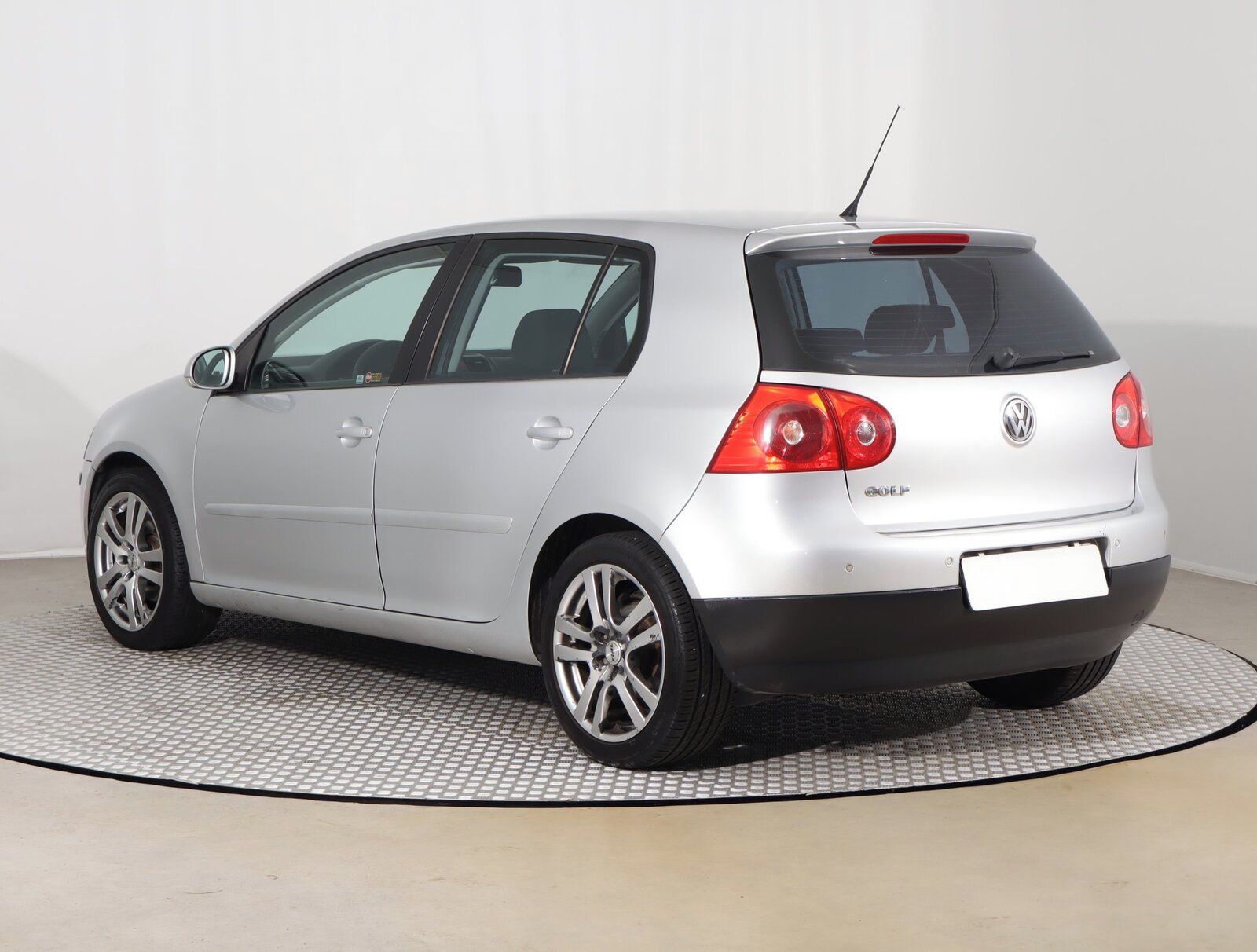 Volkswagen Golf, 1.9 TDI, Automatická klima - fotka 4
