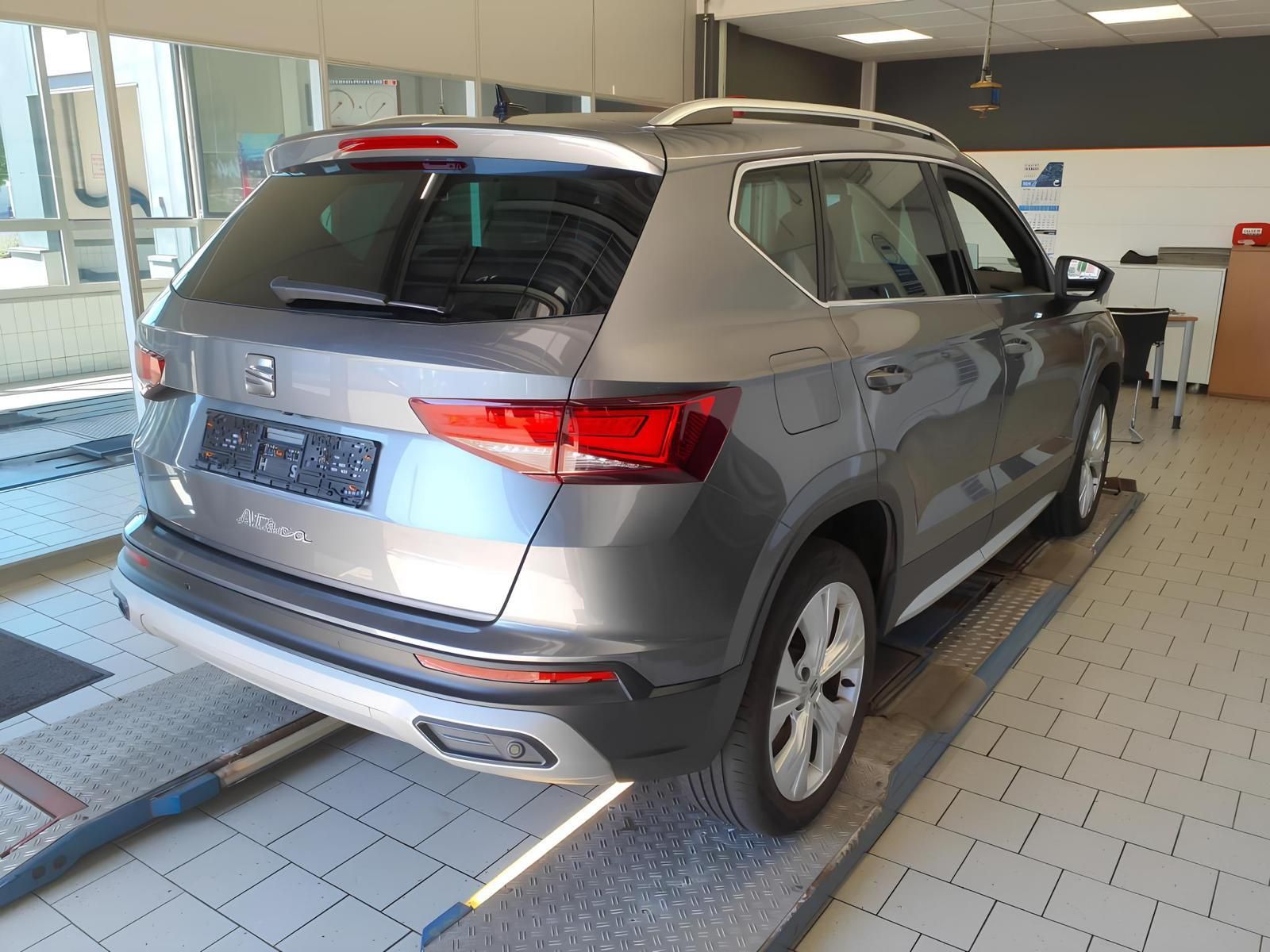 Seat Ateca, 2.0TDI DSG 110kW Xperience DPH - fotka 2