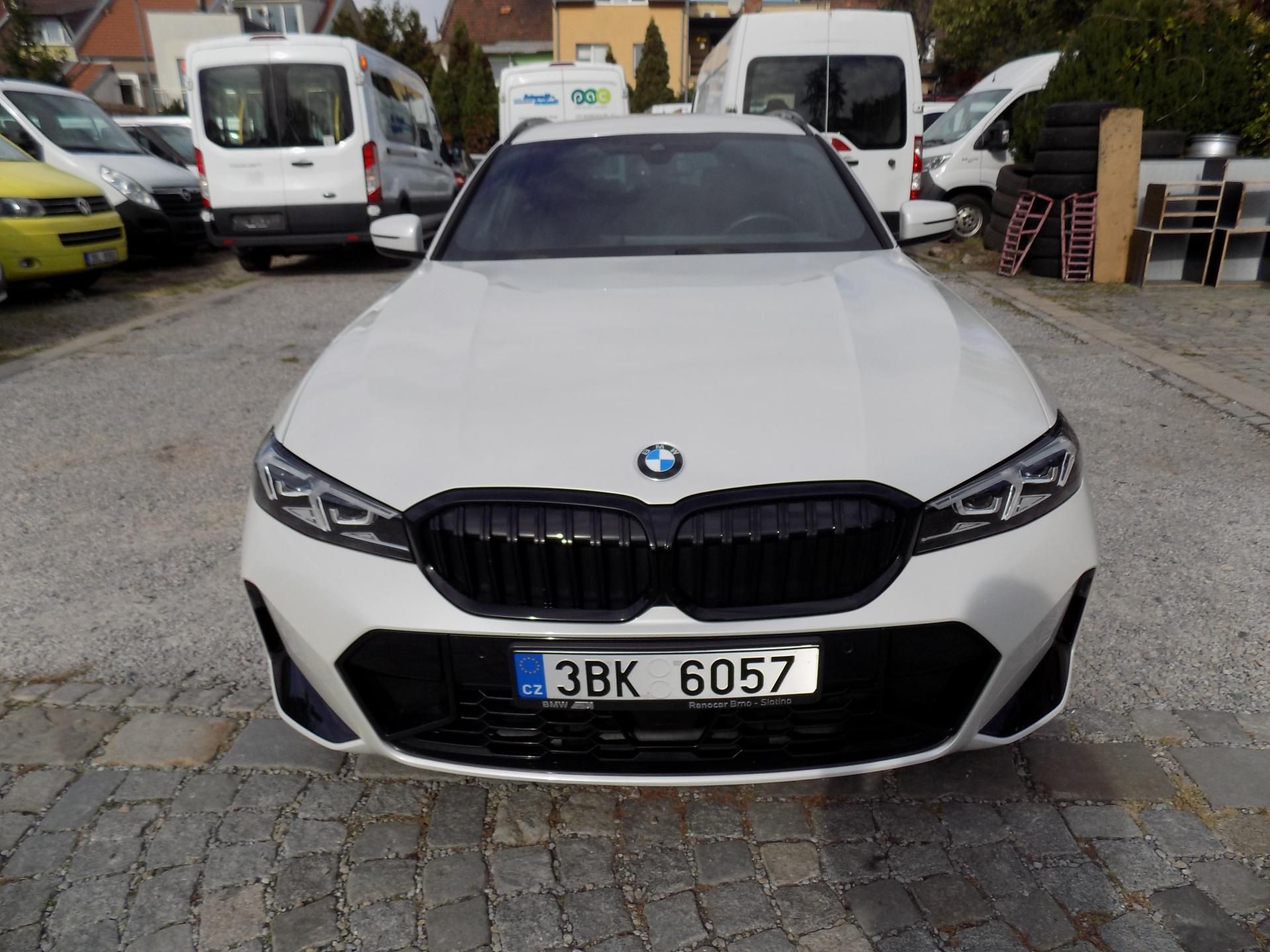 BMW Řada 3, 330I 180 KW M SPORT XDRIE - fotka 3