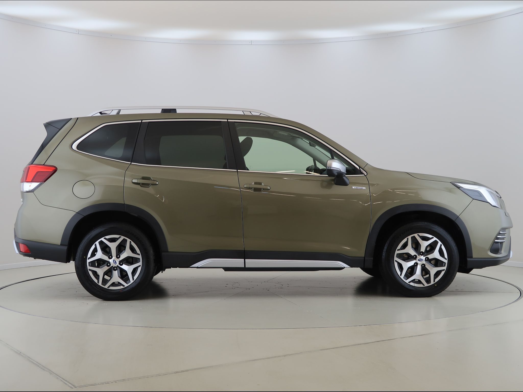 Subaru Forester, 2.0,e-Boxer,110KW,4X4,CZ,1Maj - fotka 4