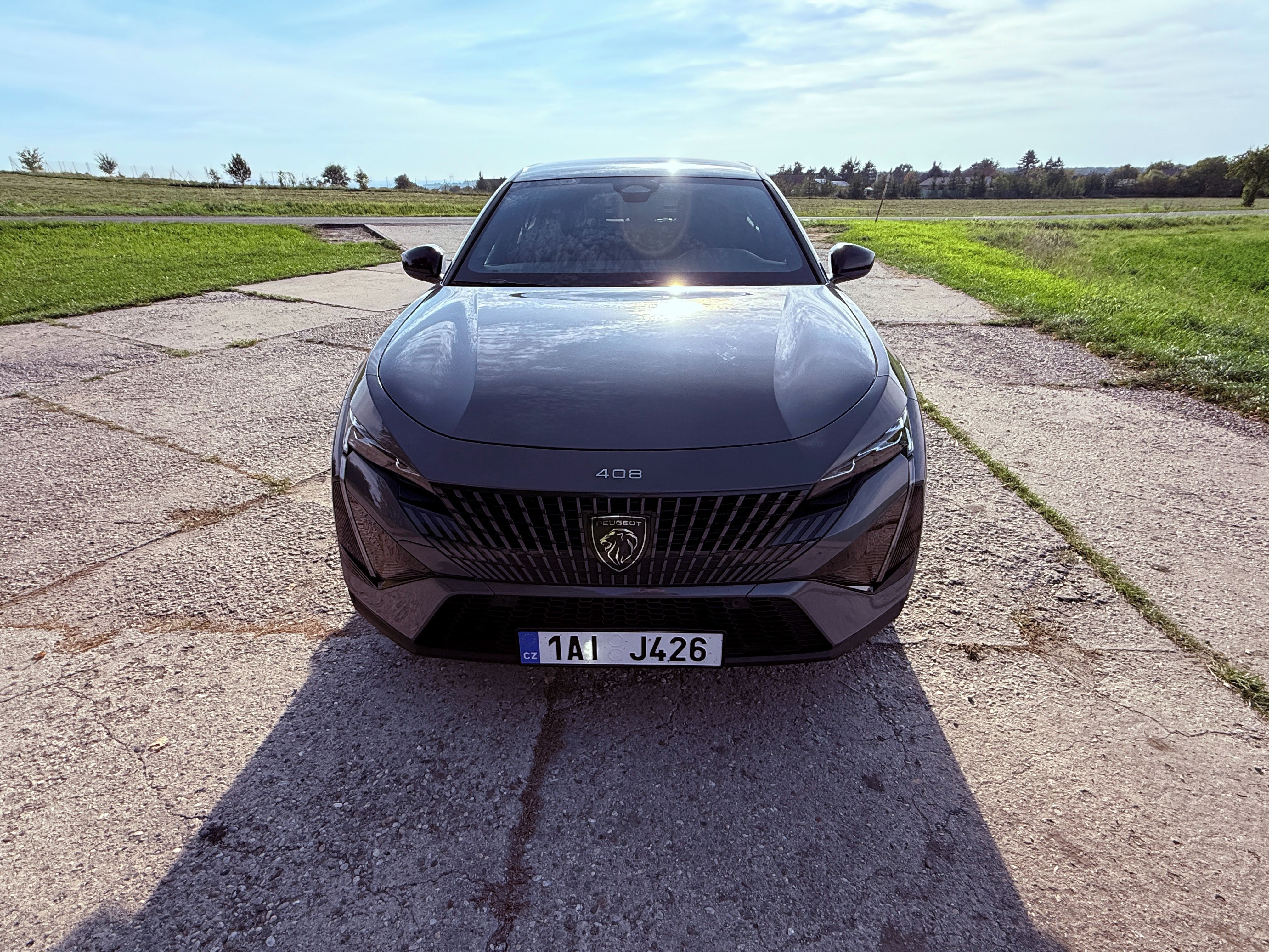 Peugeot 408, Peugeot 408 GT Hybrid - fotka 4