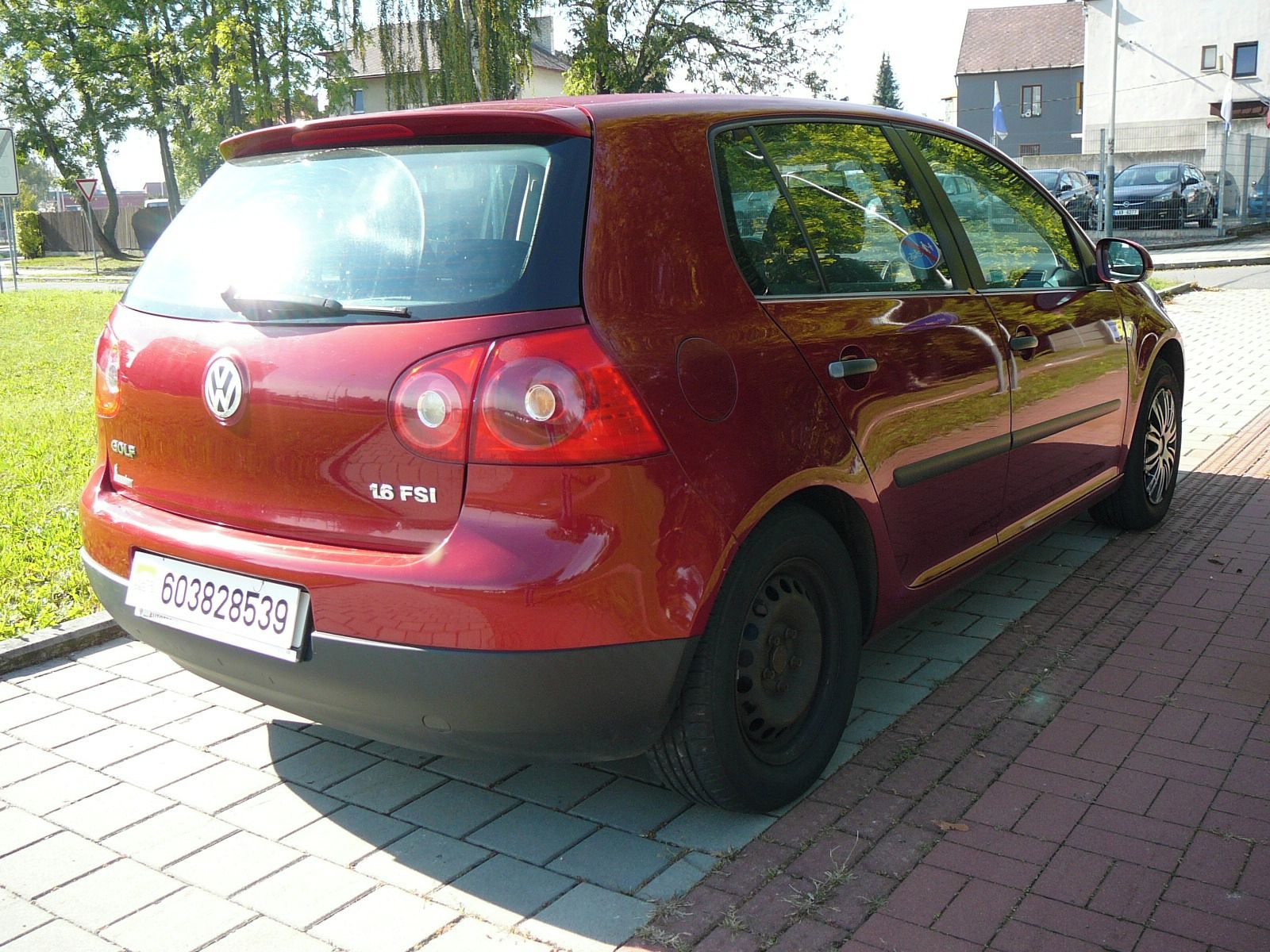 Volkswagen Golf, 16i FSi  Tredline 85kW - fotka 6