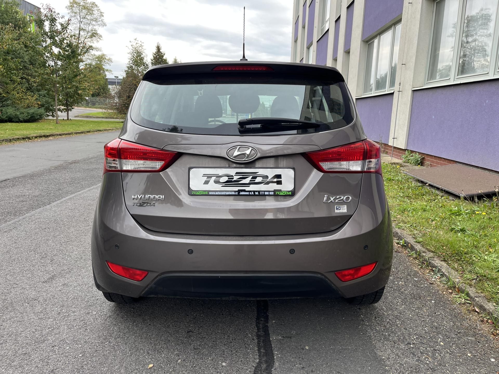 Hyundai ix20, 1,6i 16V / automat / - fotka 4