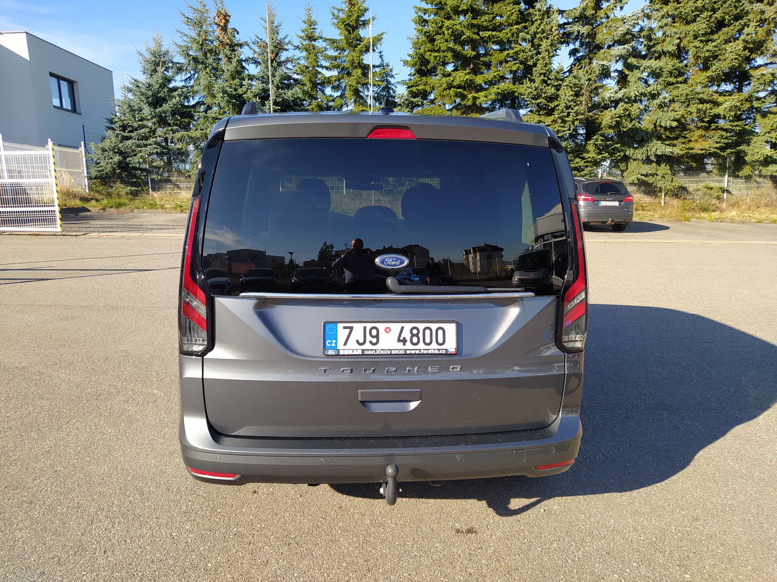 Ford Tourneo Connect, 1,5 EcoBoost 85kW Titanium - fotka 4