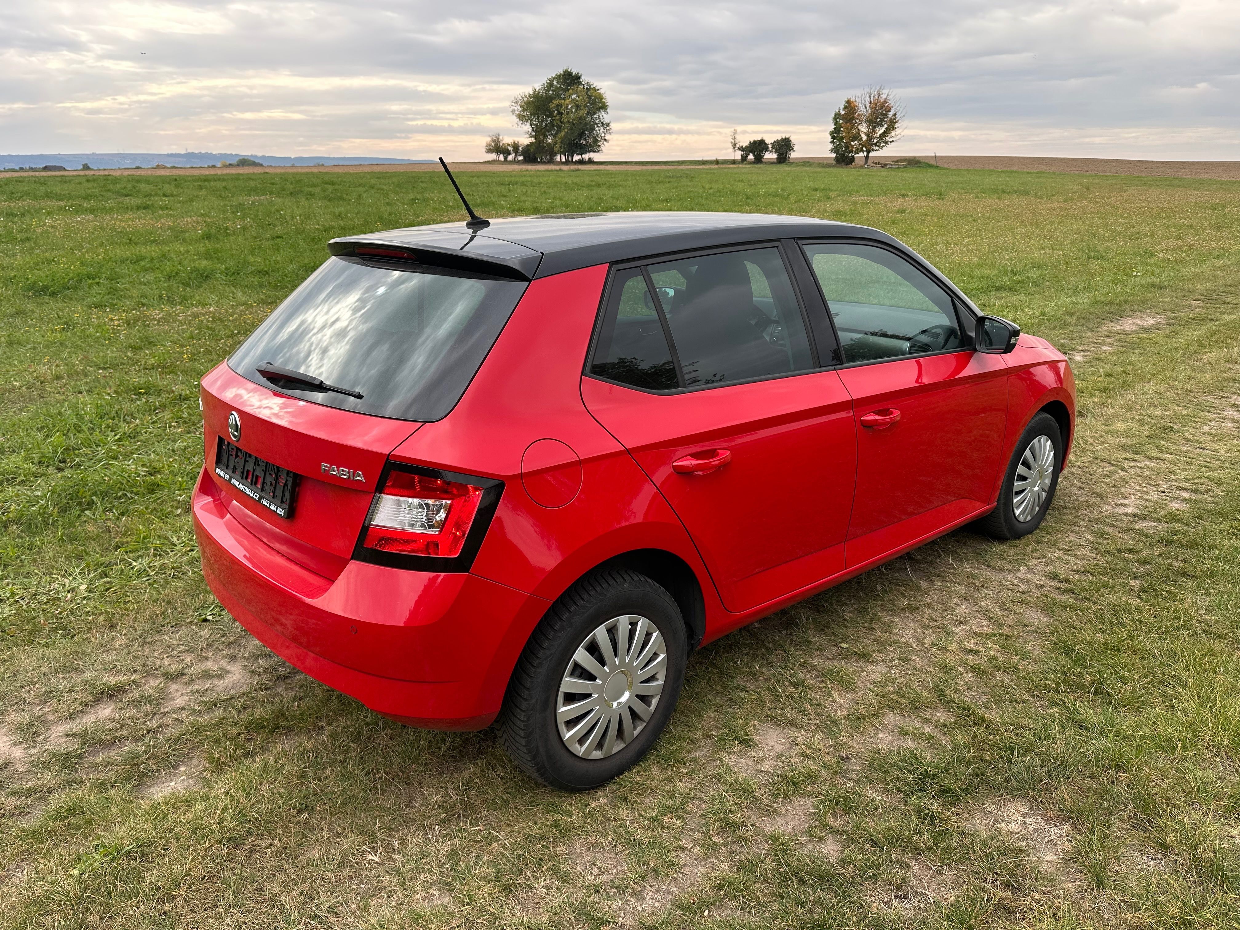Škoda Fabia, 1.4TDI-66KW-LED DENNI SVICENI - fotka 6