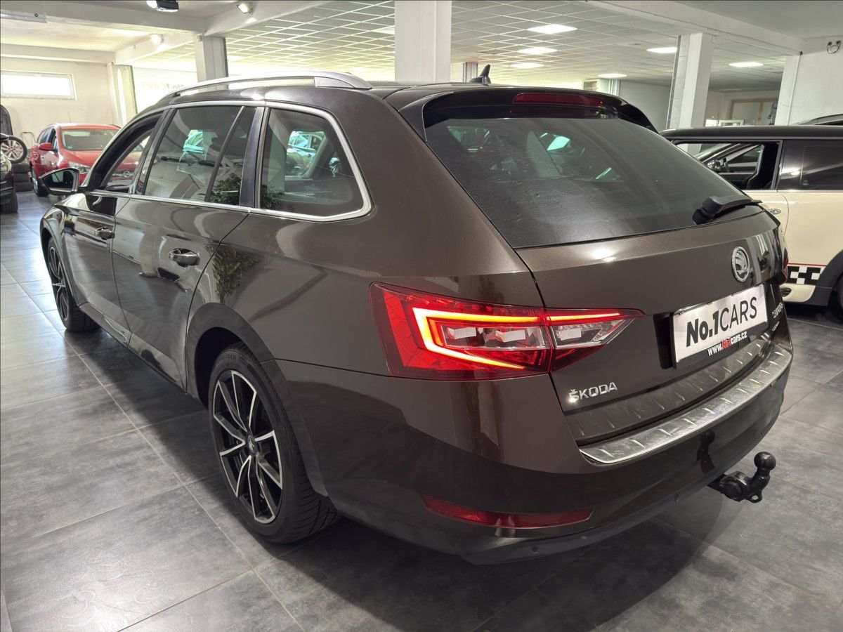 Škoda Superb, 2,0   TDI 110kW STYLE 4x4 TAŽN - fotka 4