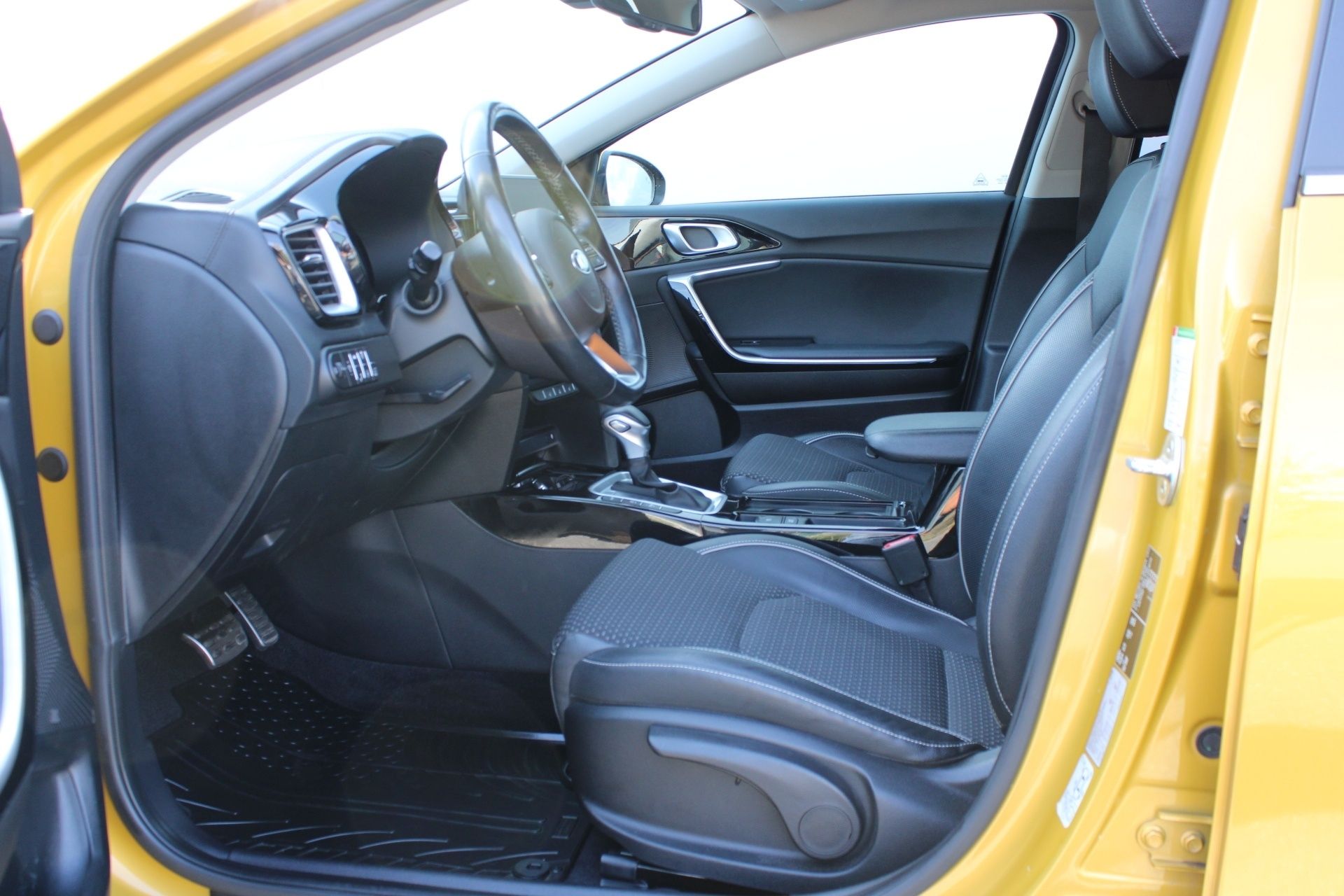 Kia XCee´d, 1.6 T-GDI 150kW automat LED - fotka 6