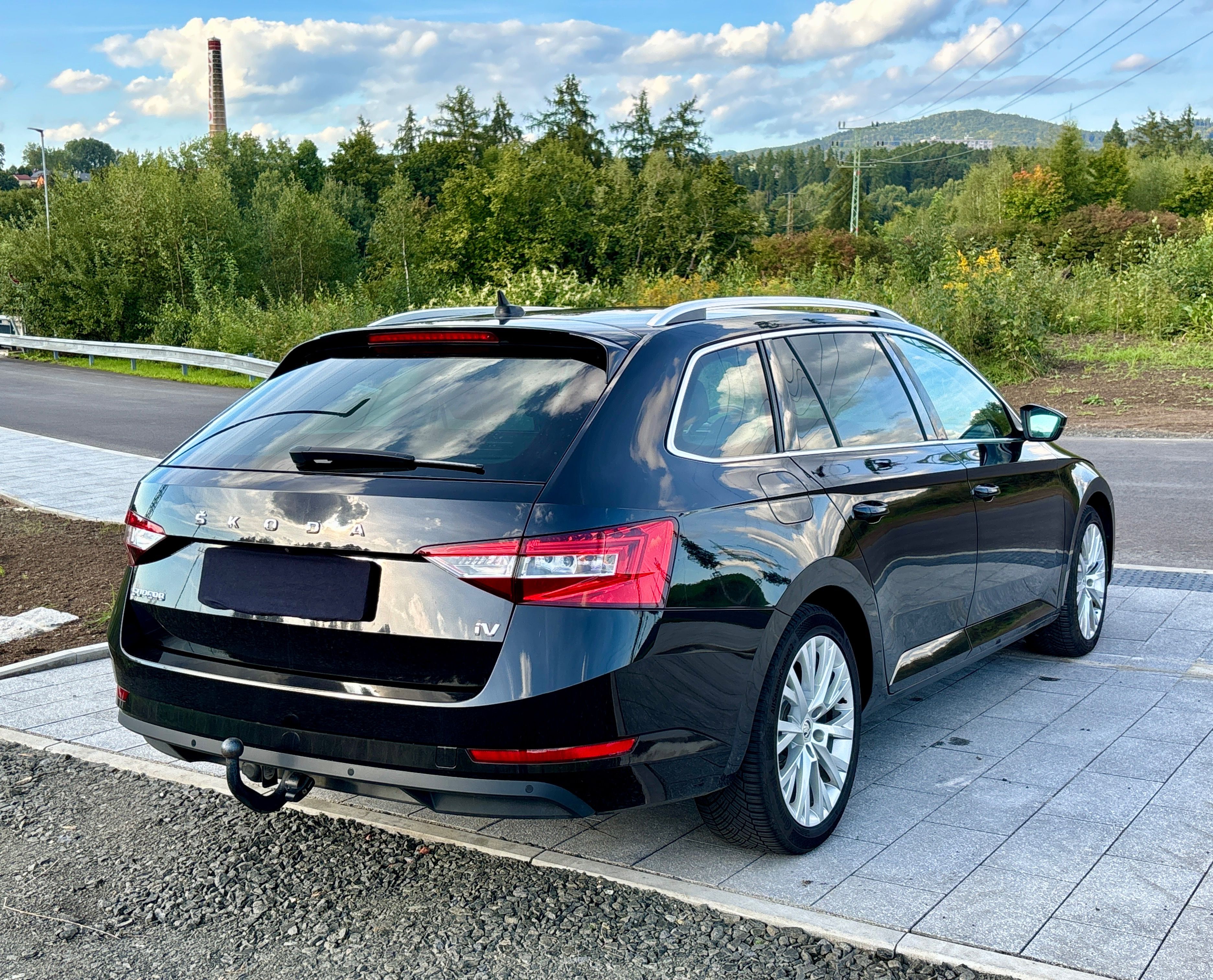 Škoda Superb, Plug-in/2021/Canton/Tažné - fotka 6