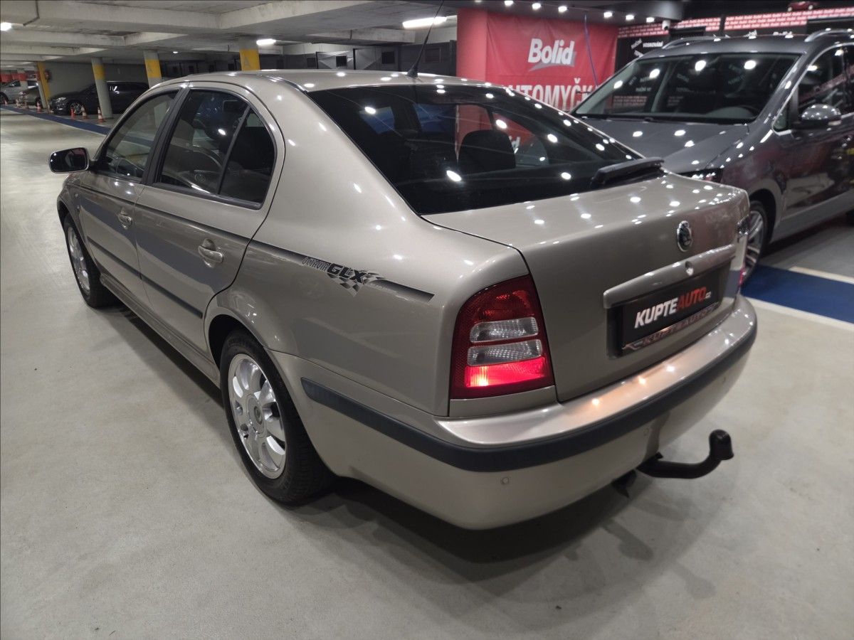 Škoda Octavia, 1,6 MPi - KRÁSNÁ ! - fotka 4