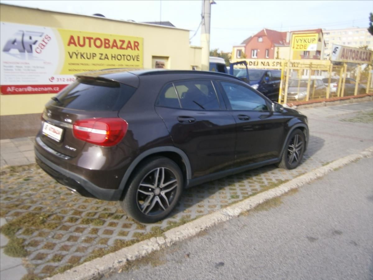 Mercedes-Benz GLA, 2,2 CDI 4 MATIC - fotka 6