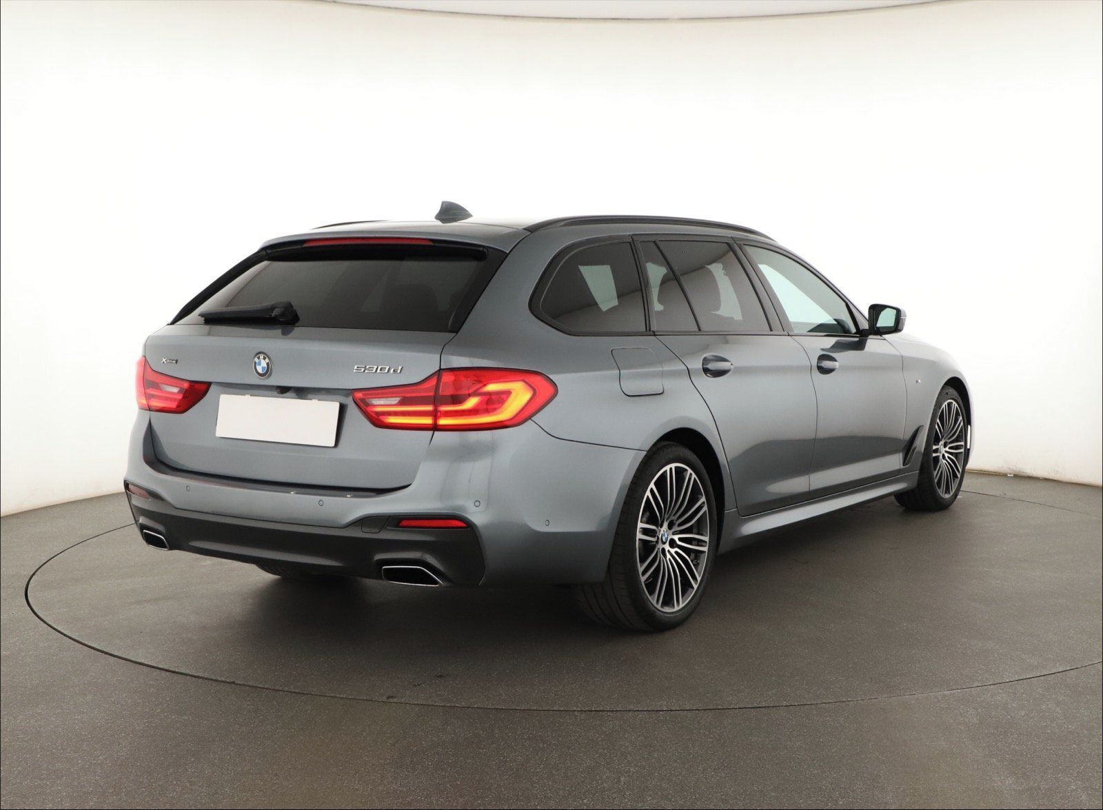 BMW Řada 5, 530d xDrive, 4X4, Automat - fotka 5