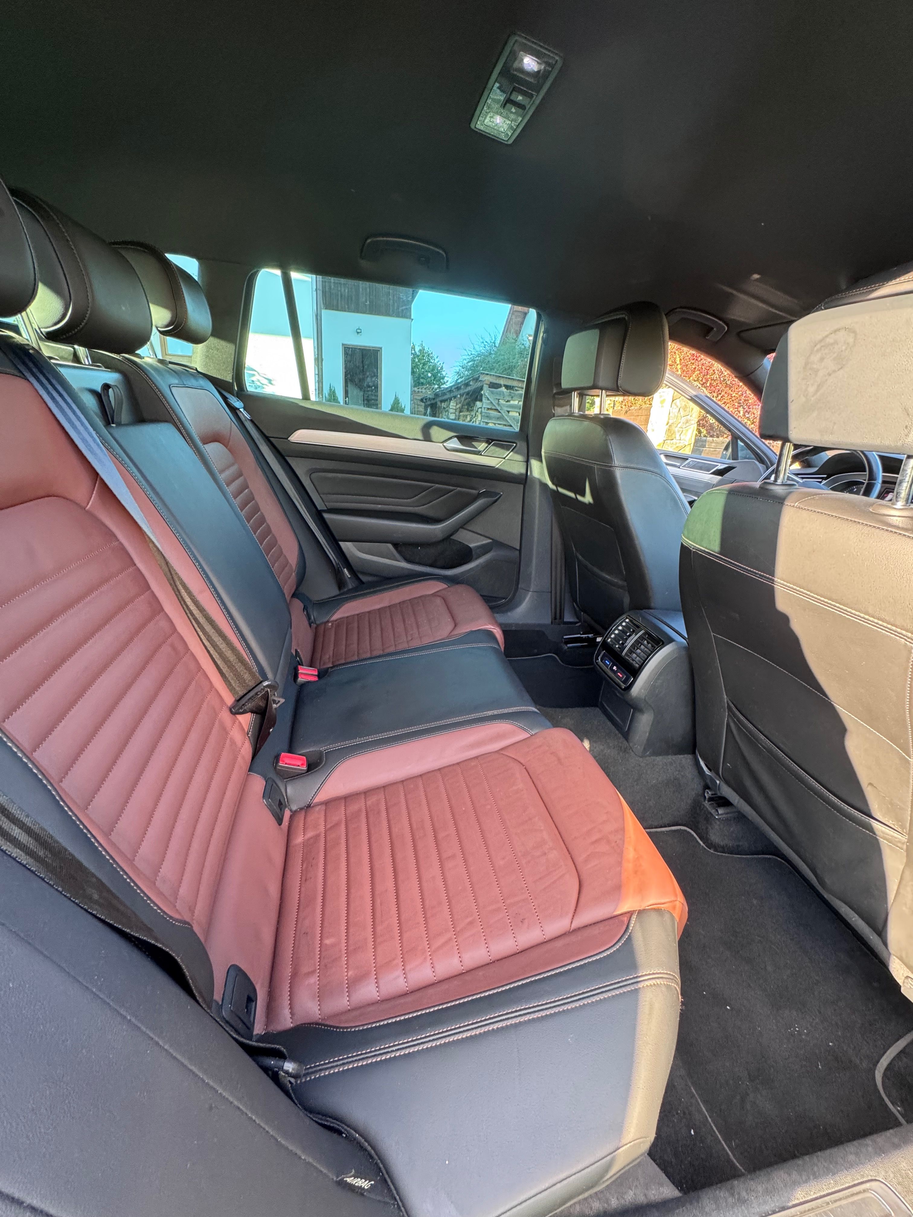 Volkswagen Passat, 2.0 TSI 200kW DSG 4MOTION - fotka 4