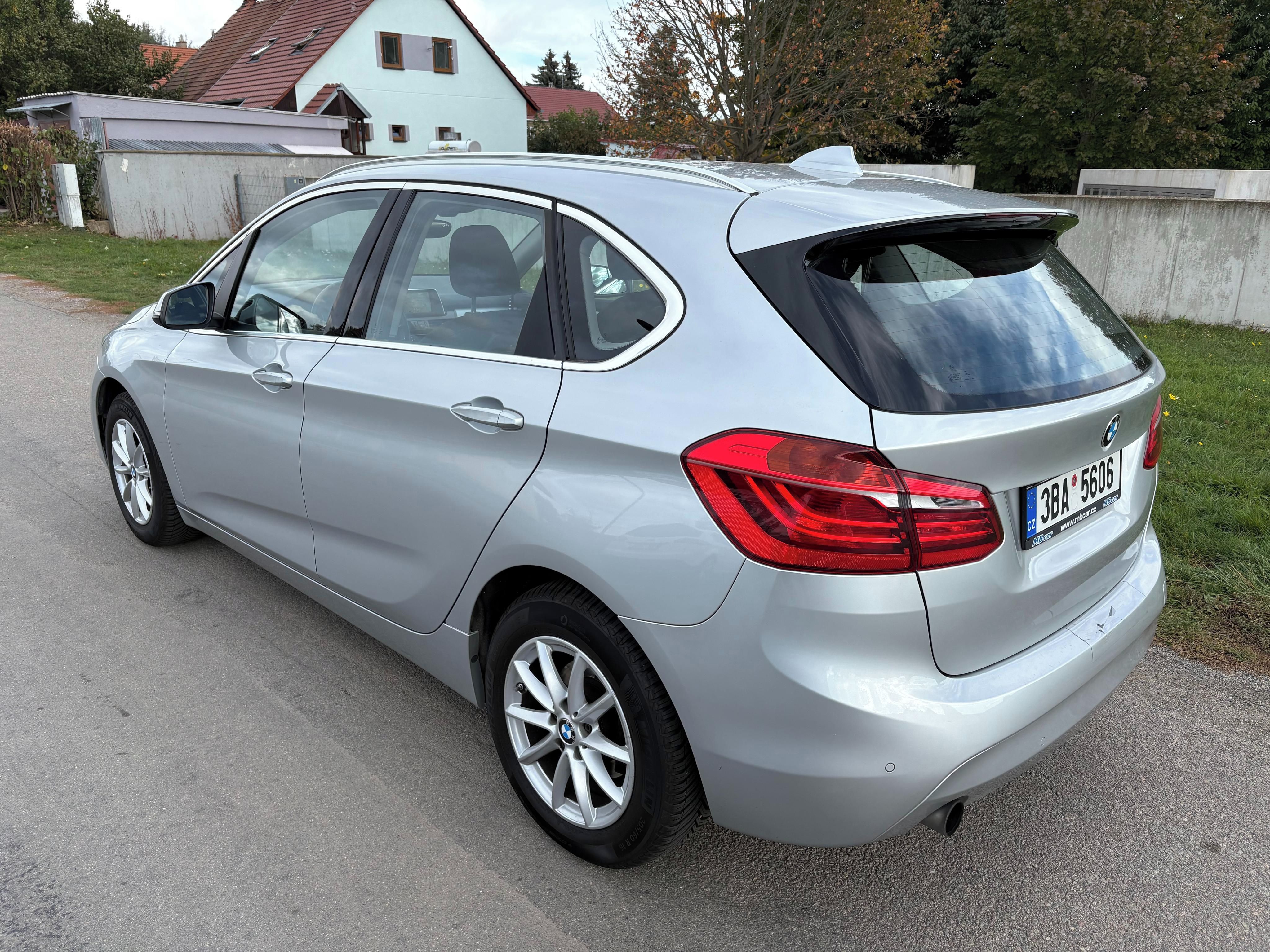 BMW Řada 2, 218I 100kW Active Tourer - fotka 4
