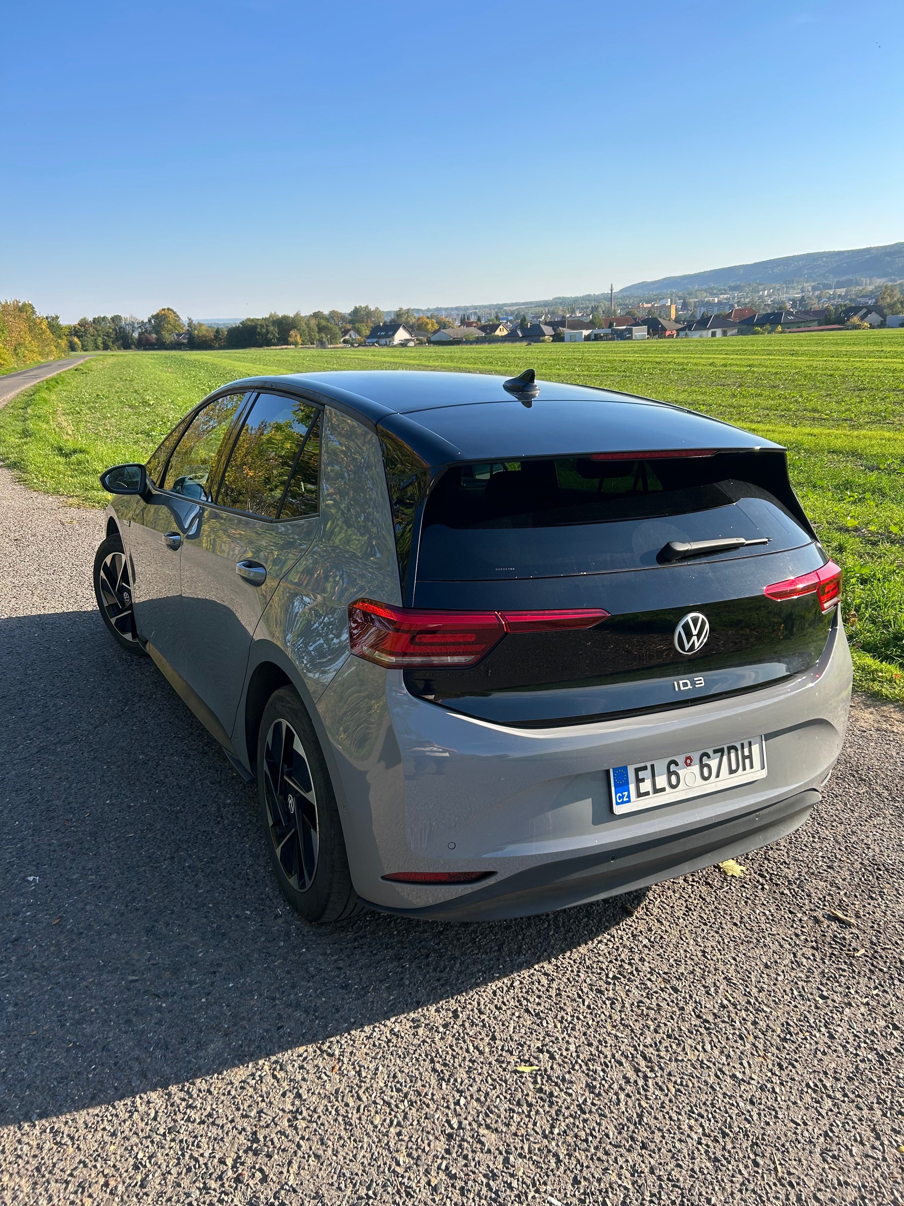 Volkswagen ID.3, 150KW, 62kwh, 49tis najeto - fotka 6