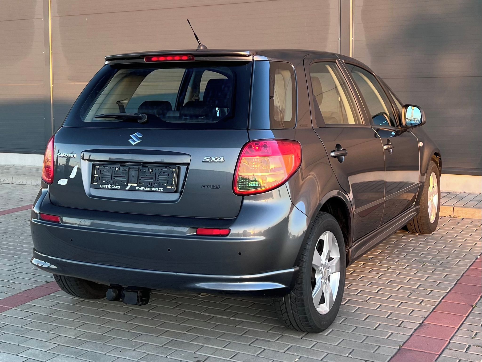 Suzuki SX4, 1,6 VVti-VÝHŘEV.S-ALU - fotka 4