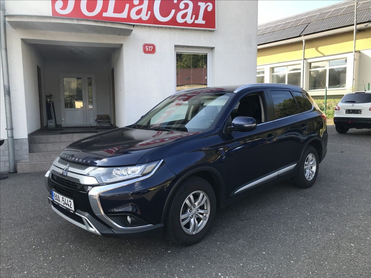 Mitsubishi Outlander, 2,0 i 4x2 110kW MT - fotka 4
