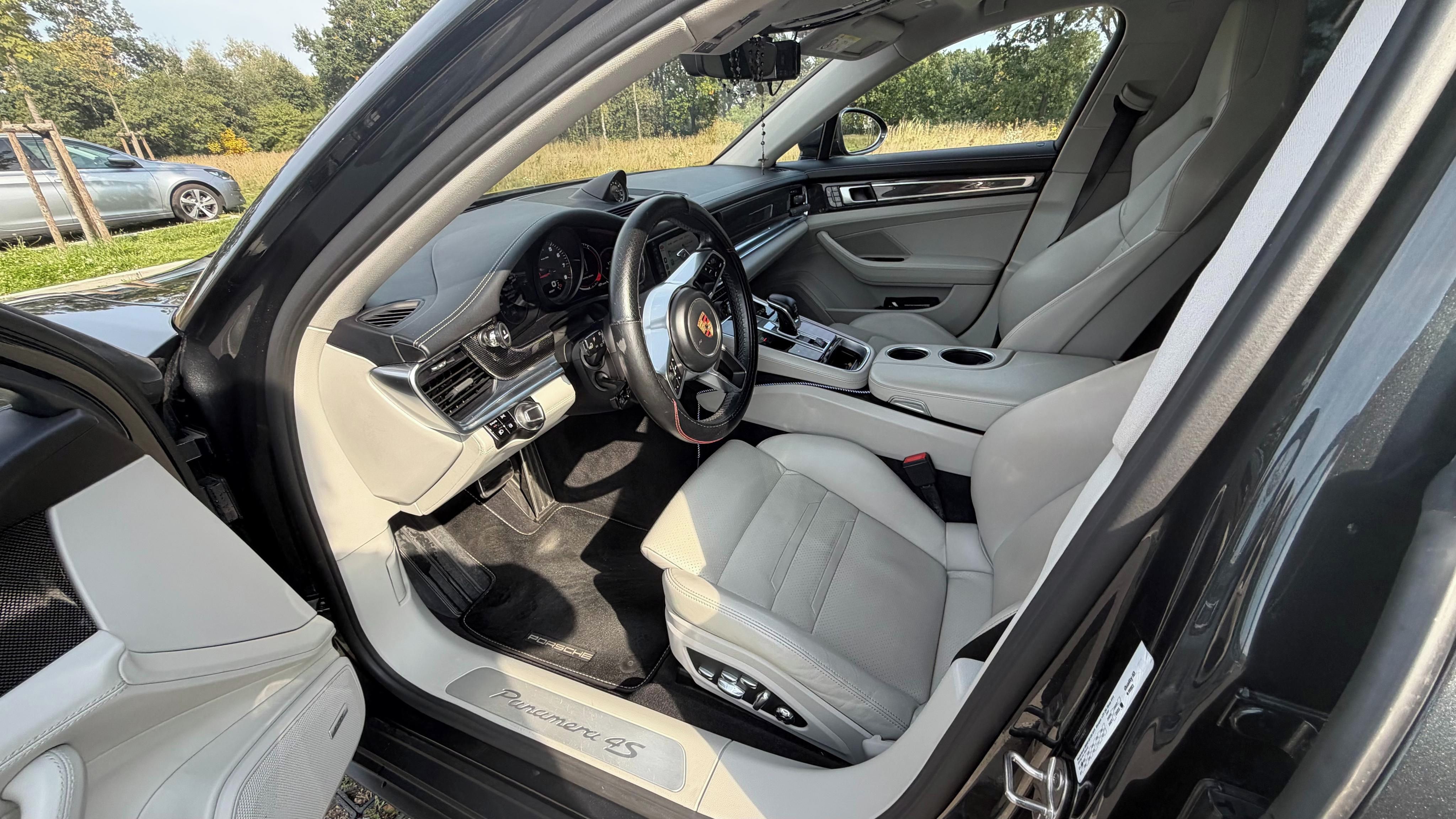 Porsche Panamera, Porsche Panamera 4S / ZÁRUKA - fotka 5