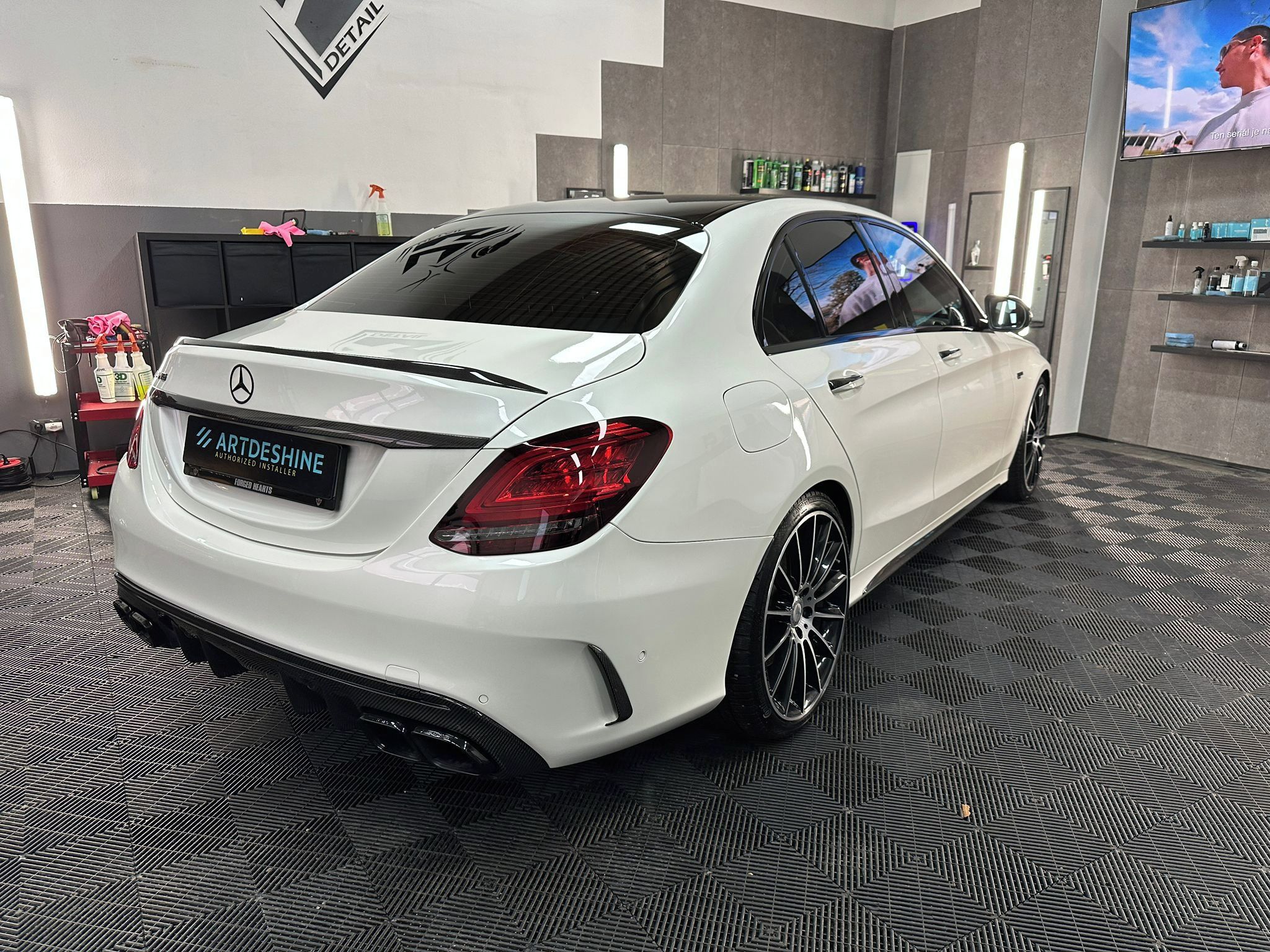 Mercedes-Benz Třídy C, AMG C 43, 424 PS, Servisováno - fotka 2