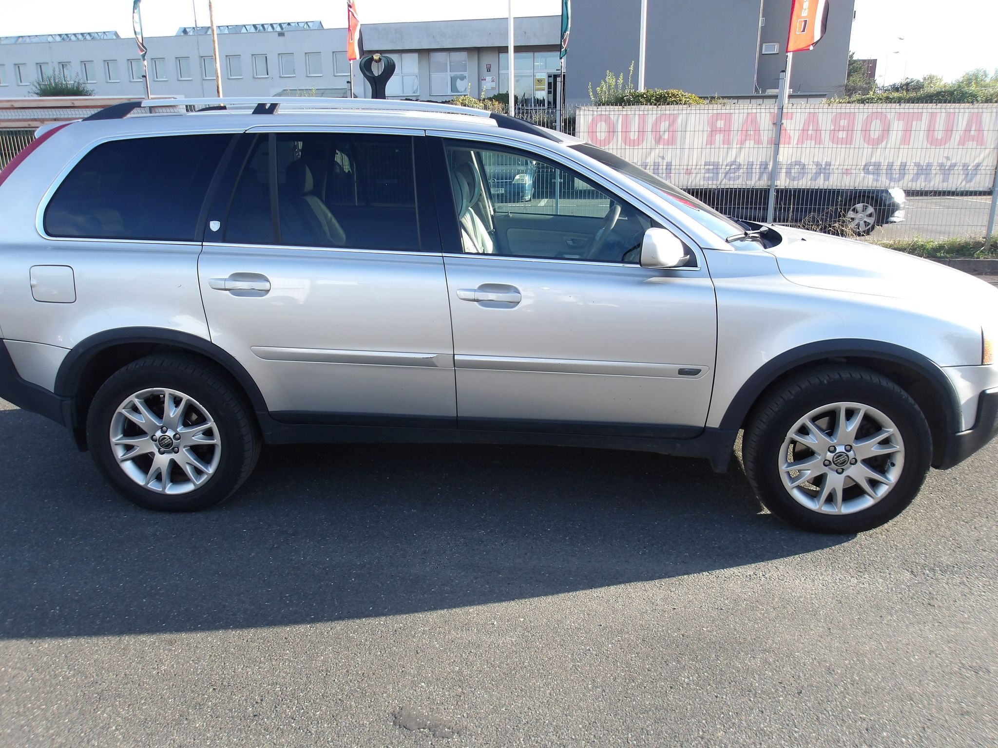 Volvo XC90, 2,4D5 136 kW ČR Serv.kn! - fotka 4