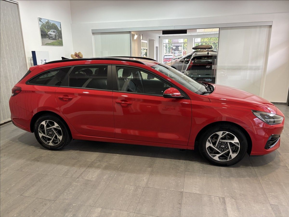 Hyundai i30, 1,5 T-GDI DCT Family - fotka 6