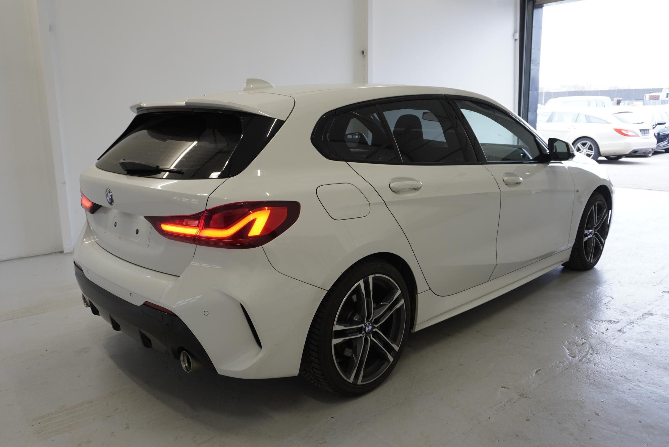BMW Řada 1, 120D 2,0 XDRIVE M-SPORT AUT. - fotka 5