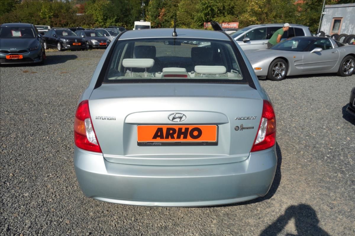 Hyundai Accent, 1,4 i, ČR, 1 MAJ., SERVIS.KN. - fotka 4