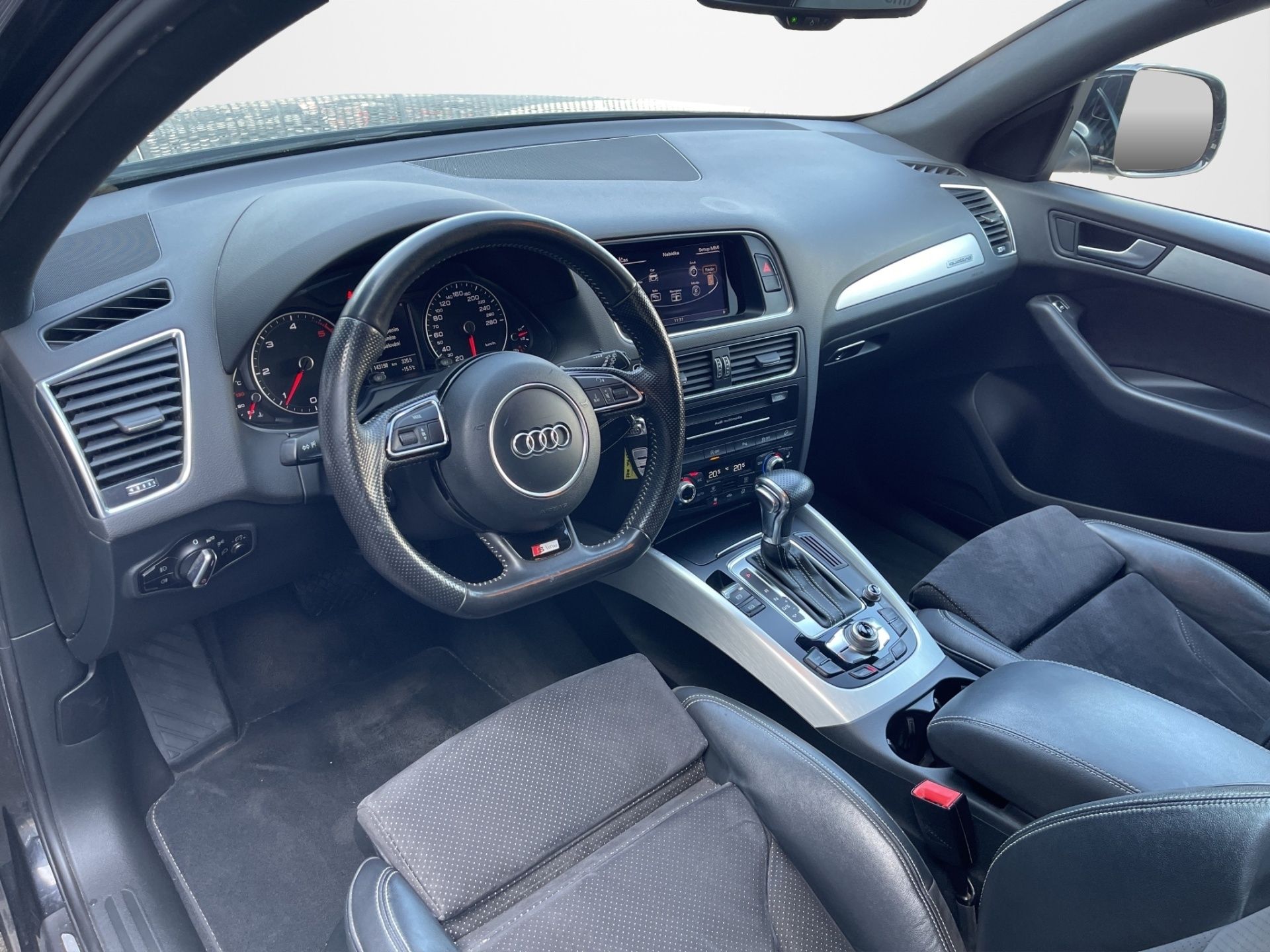 Audi Q5, 2.0 TDI 130 kW Quattro S-Line - fotka 5