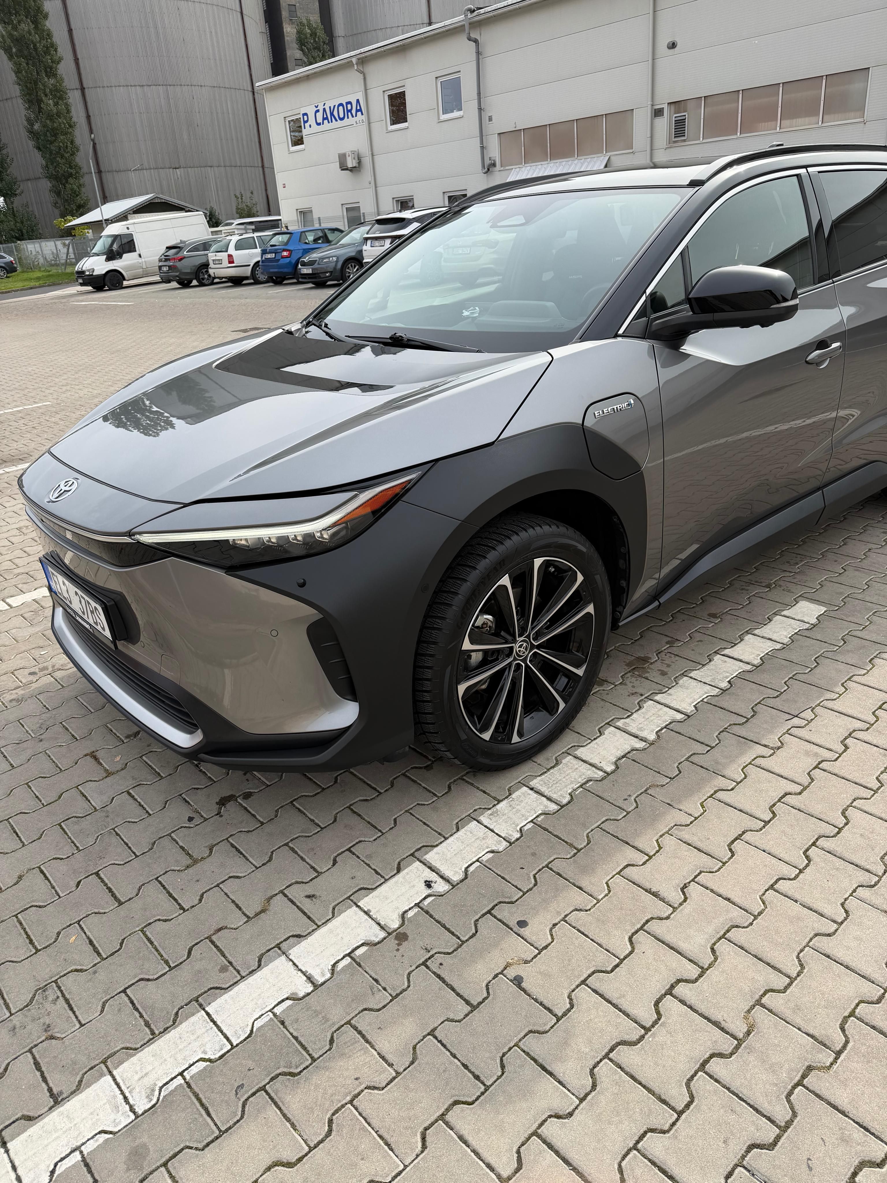 Toyota bZ4X, elektřina - fotka 5