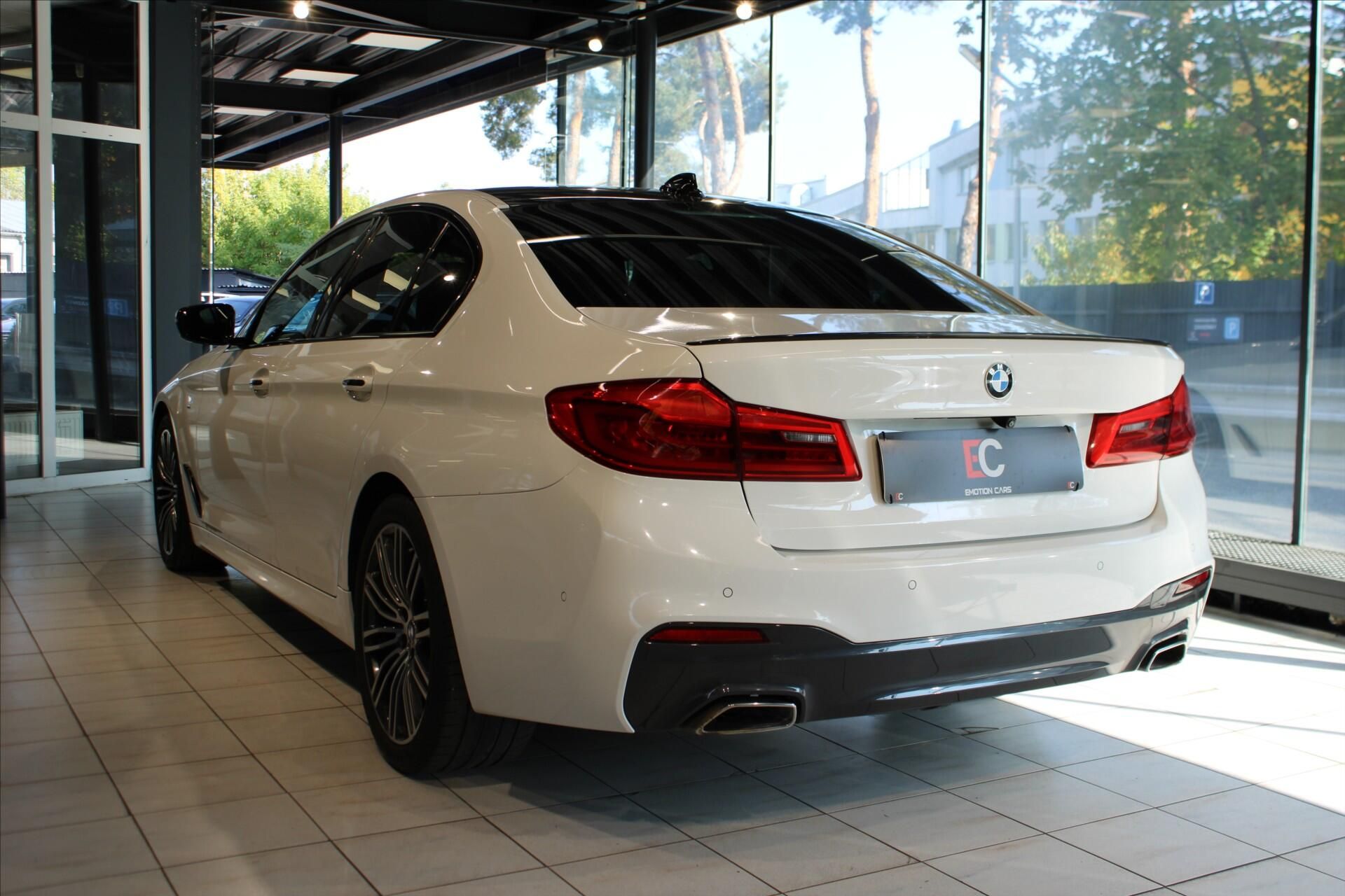 BMW Řada 5, 520d xDrive M Sport Fullservis - fotka 4