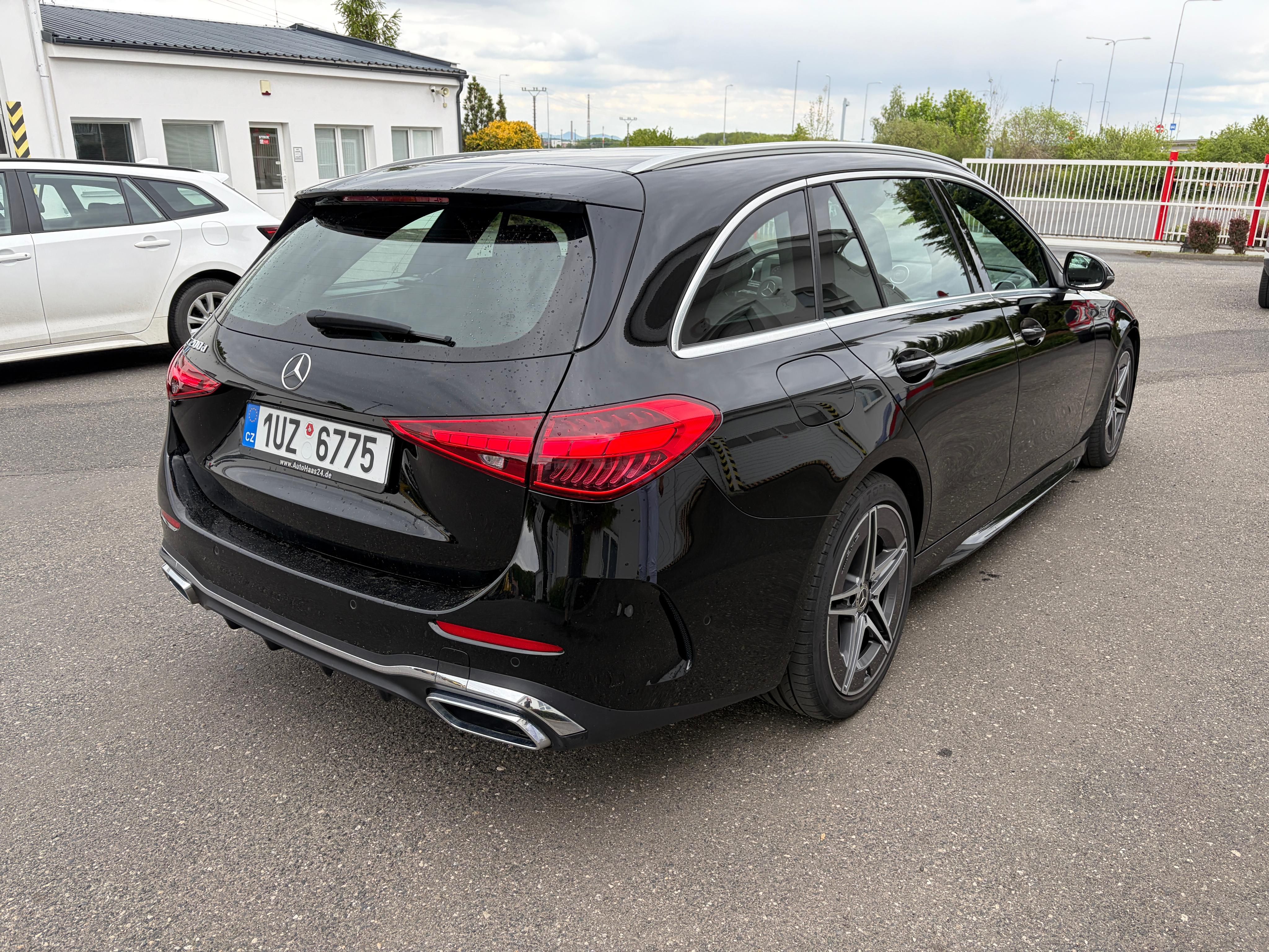 Mercedes-Benz Třídy C, 200d AMG - Line - fotka 4