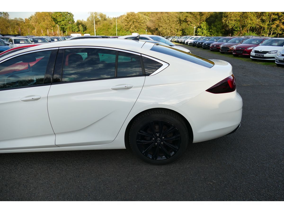 Opel Insignia, 2,0CDTI GRAND SPORT 4X4 - fotka 6