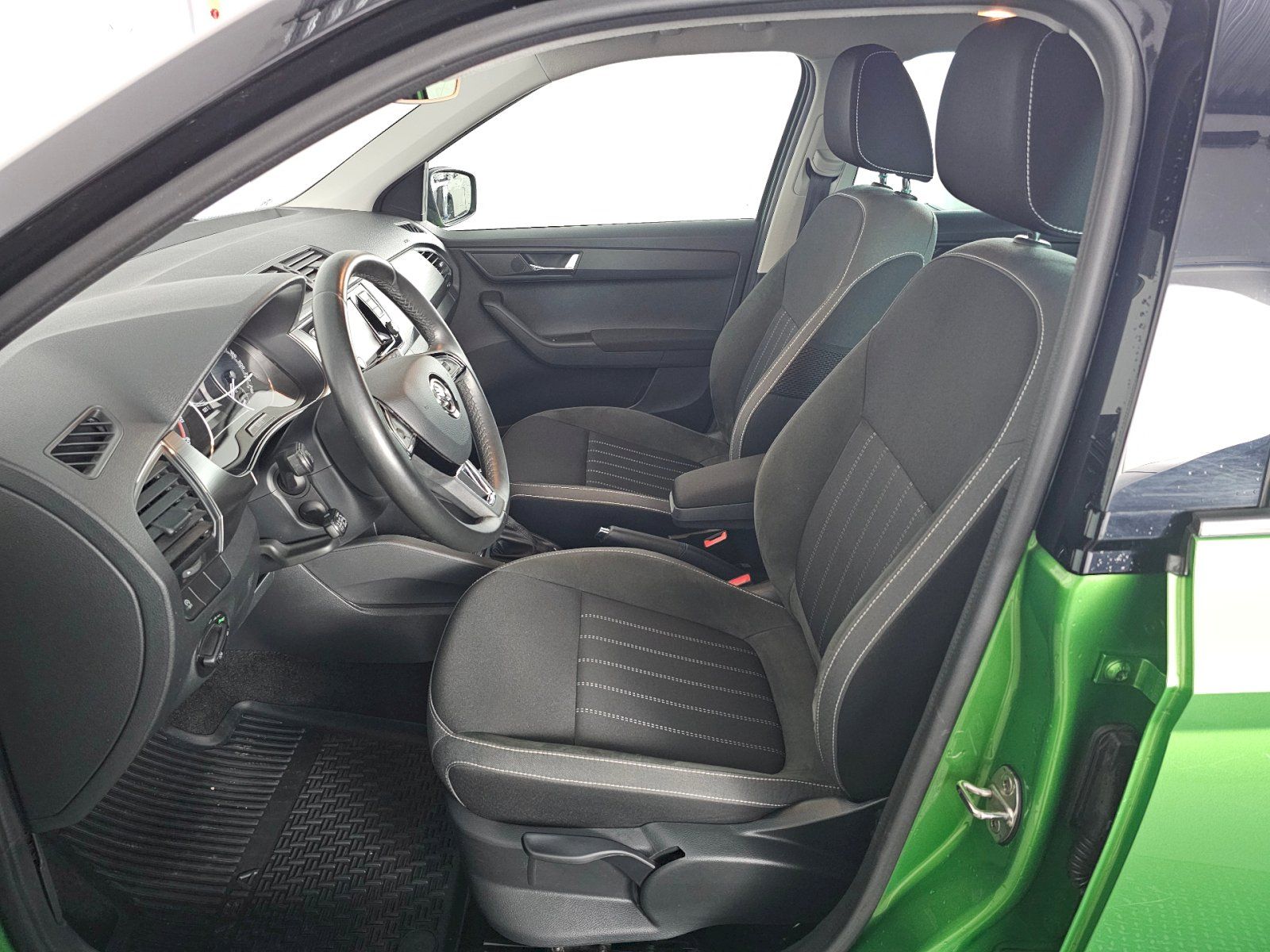 Škoda Fabia, 1.0TSI 81kW DSG STYLE PLUS TAŽ - fotka 6