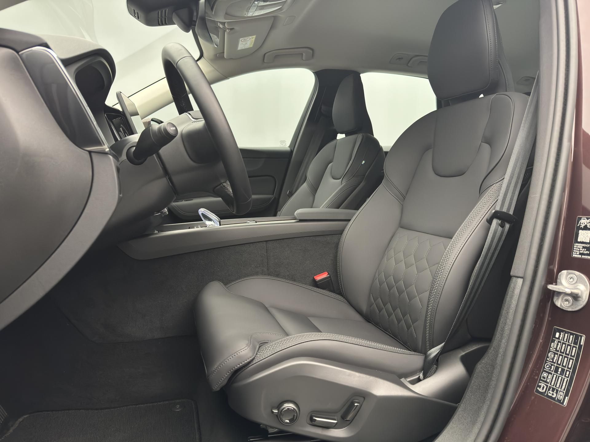 Volvo XC60, B5 AWD BRIGHT PLUS CZ 1.maj - fotka 4