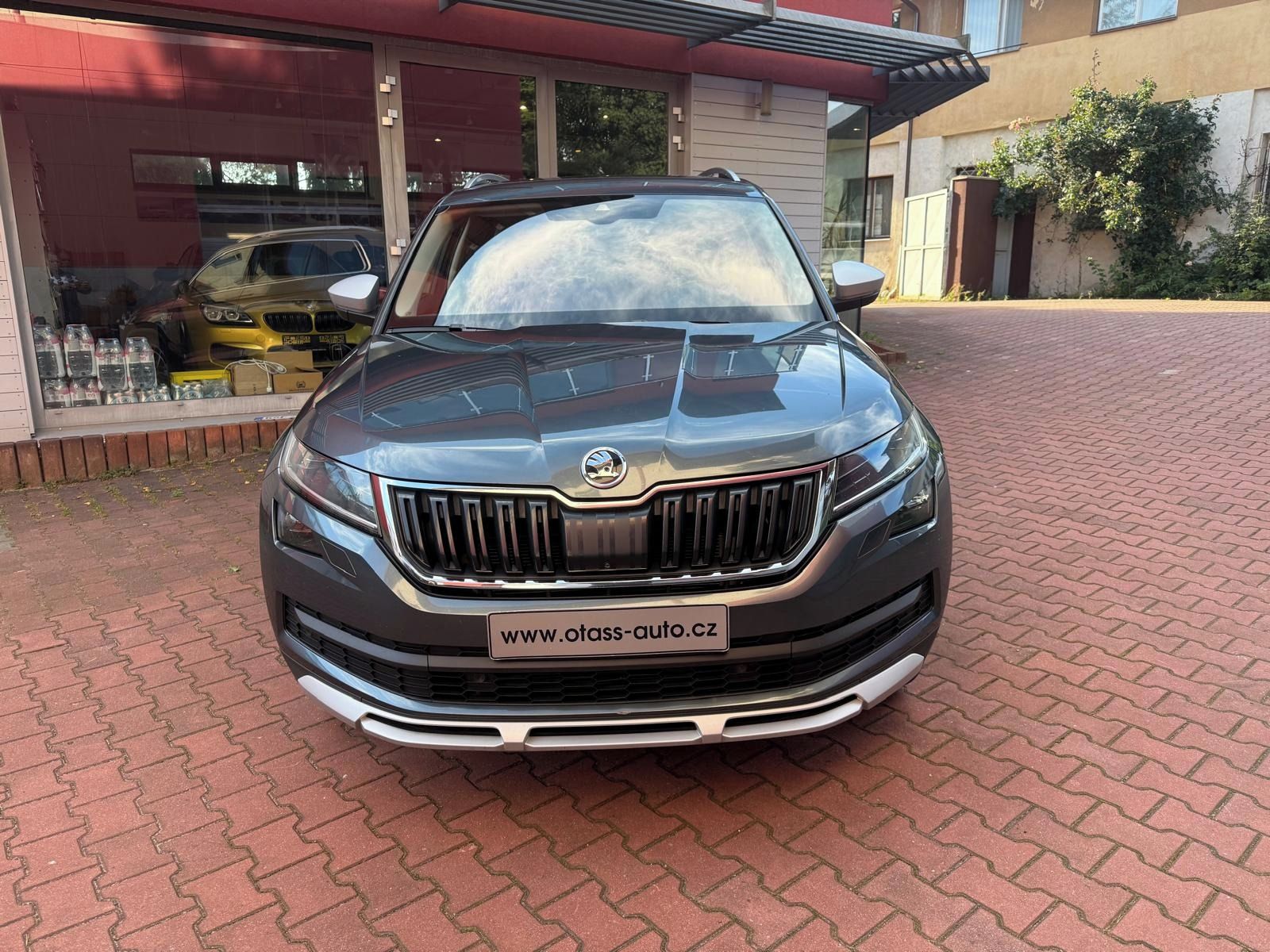 Škoda Kodiaq, SCOUT 4x4, 7 míst, panorama,TZ - fotka 2