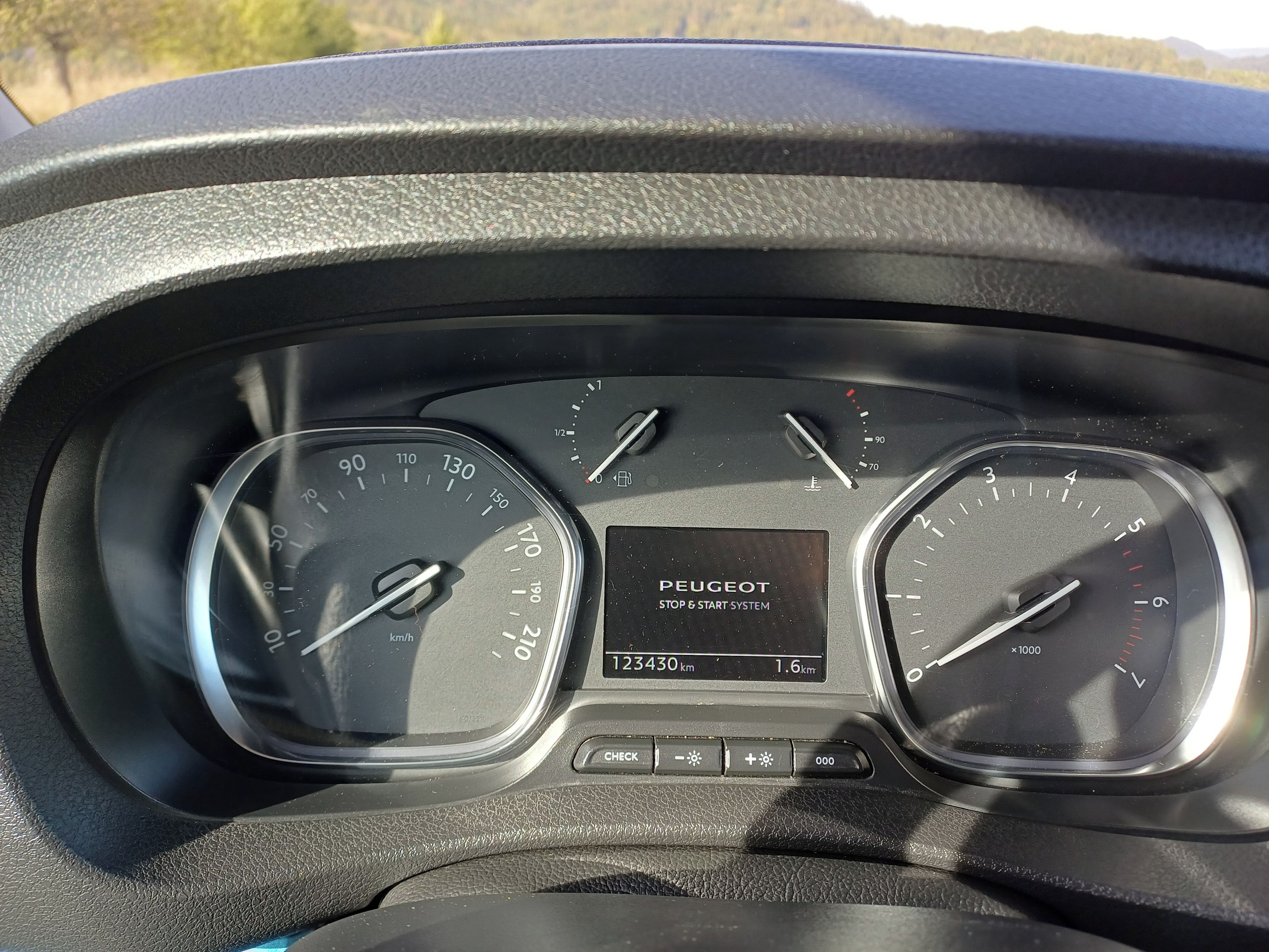 Peugeot Traveller, Peugeot Traveller 8. míst - fotka 2
