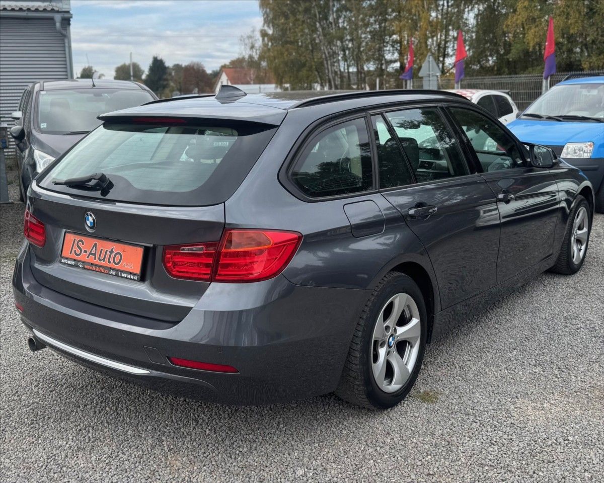 BMW Řada 3, 2,0 318D COMBI - fotka 4