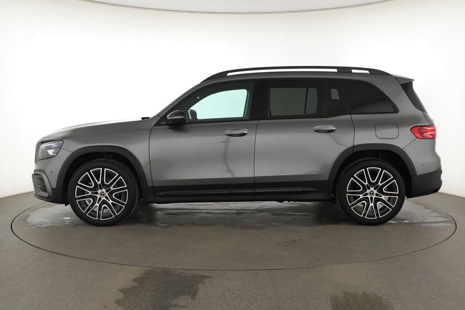 Mercedes-Benz GLB, GLB 200 d, AMG Line, Navigavce - fotka 2