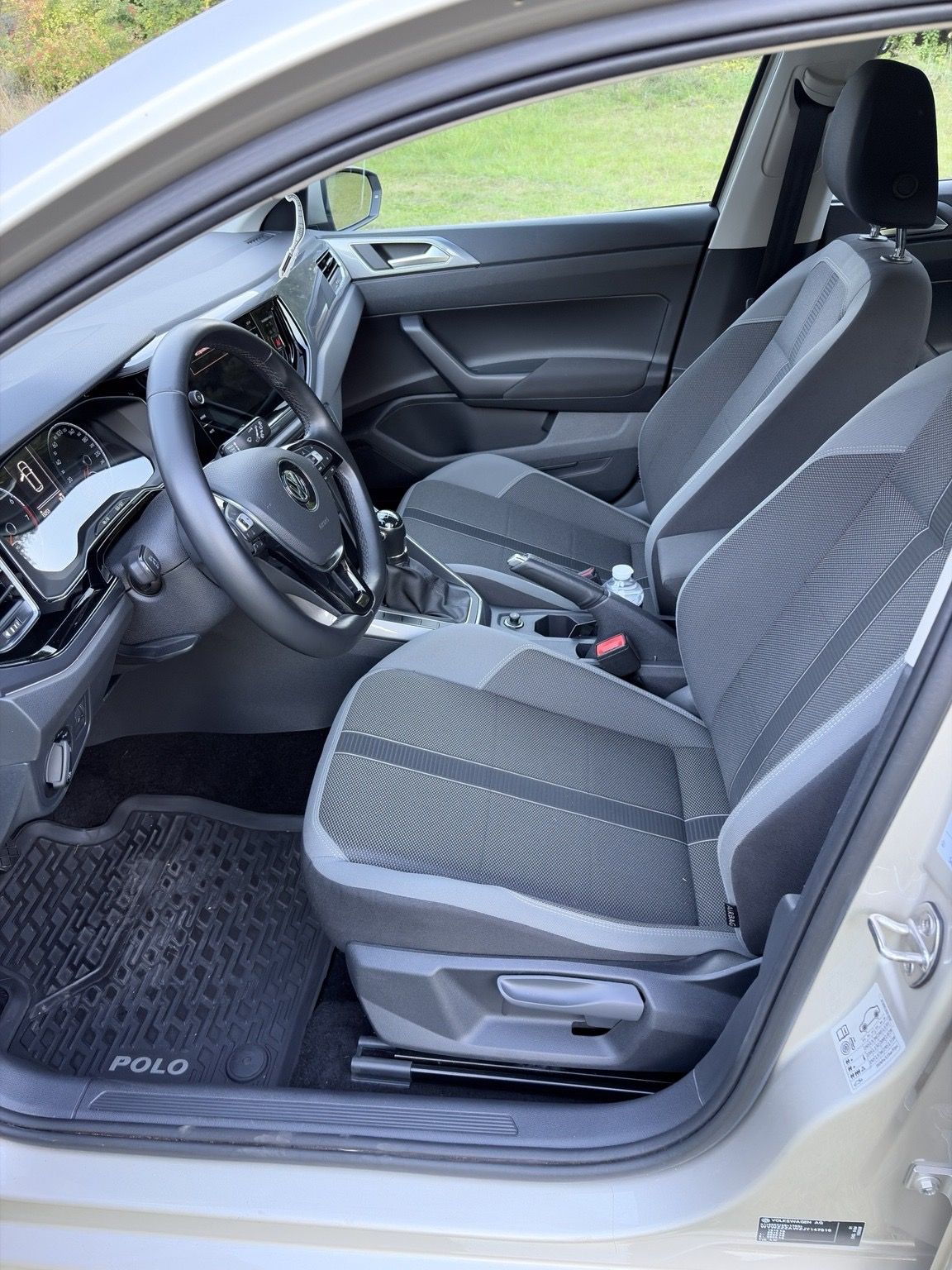 Volkswagen Polo, Volkswagen Polo 1.0 TSI 70 kW - fotka 4