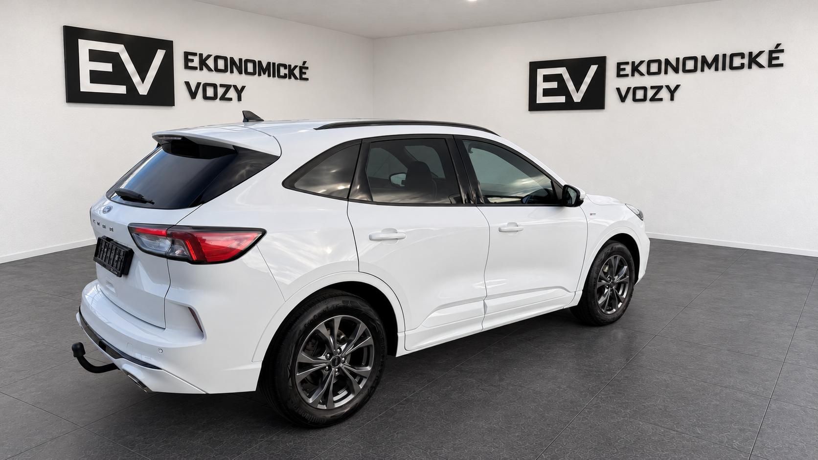 Ford Kuga, 2.0d ST-Line,4x4,ČR,SERVIS - fotka 4